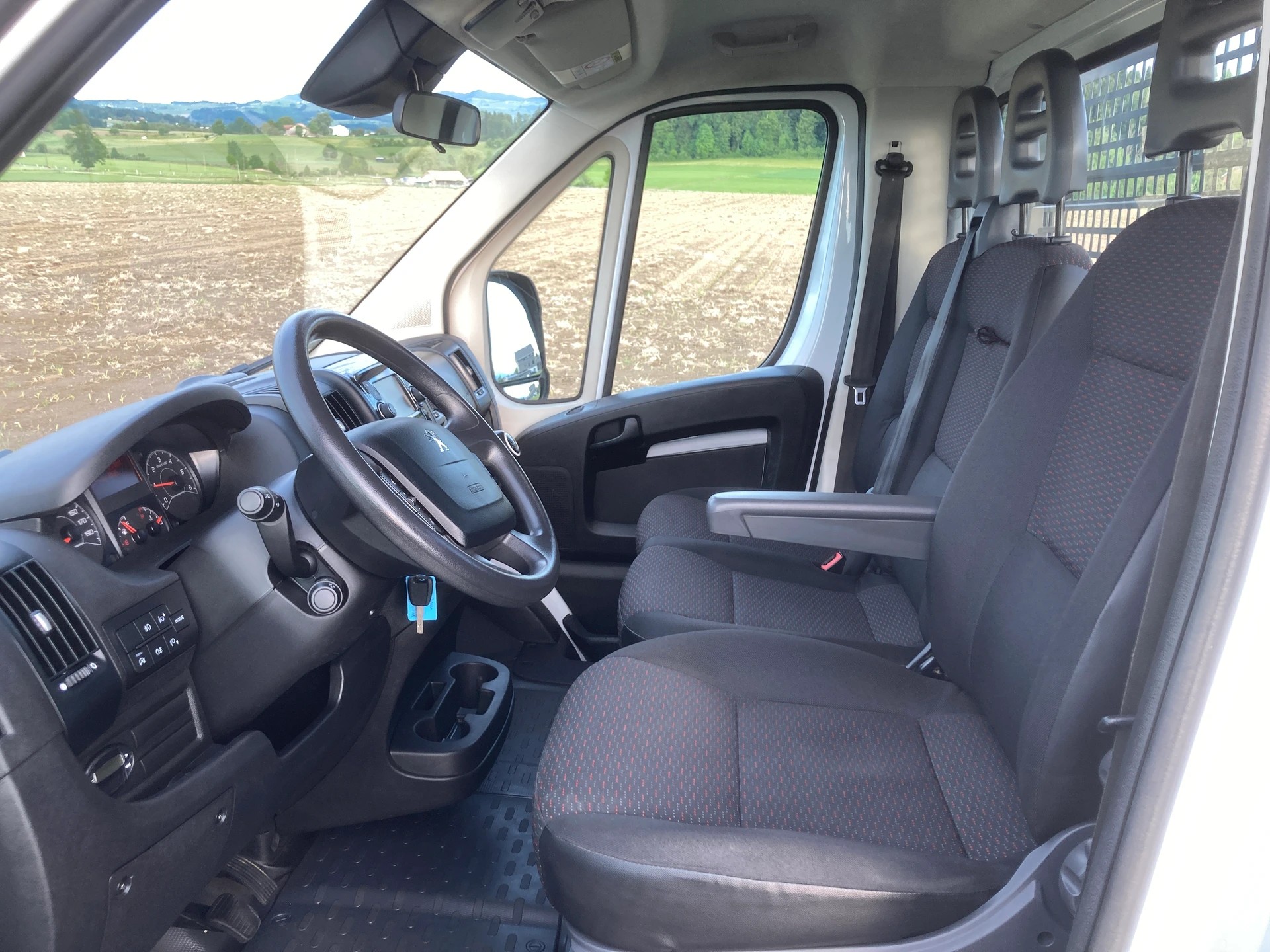 PEUGEOT Boxer 2.2 HDI 335 Pro L3 Brücke mit Anhängerkupplung-image-8