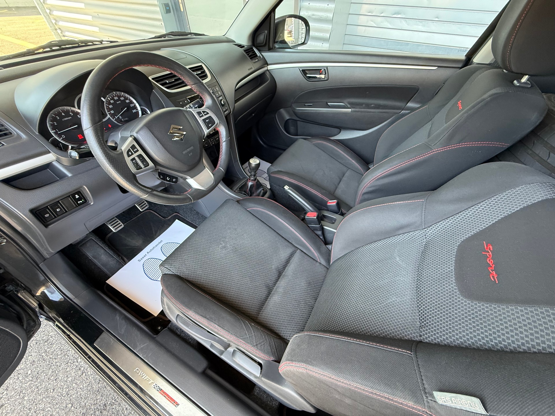 SUZUKI Swift 1.6i 16V Sport-image-11