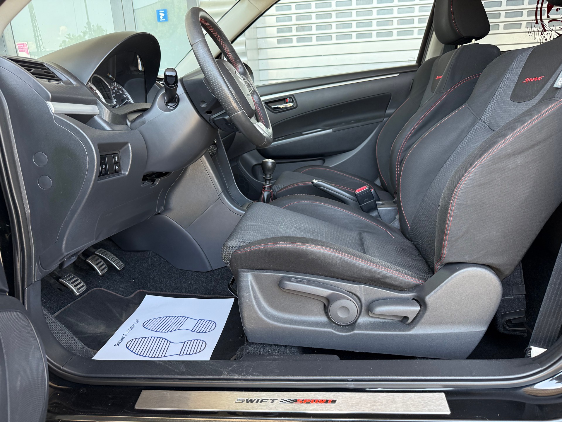 SUZUKI Swift 1.6i 16V Sport-image-9