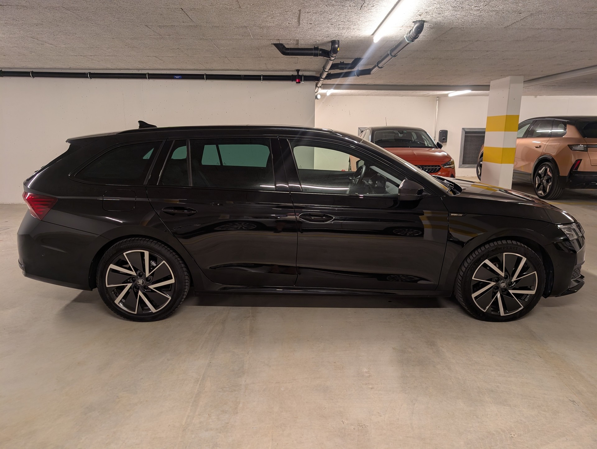 SKODA Octavia Combi 1.5 eTSI mHEV DSG Sportline | PANO | AHK-image-4
