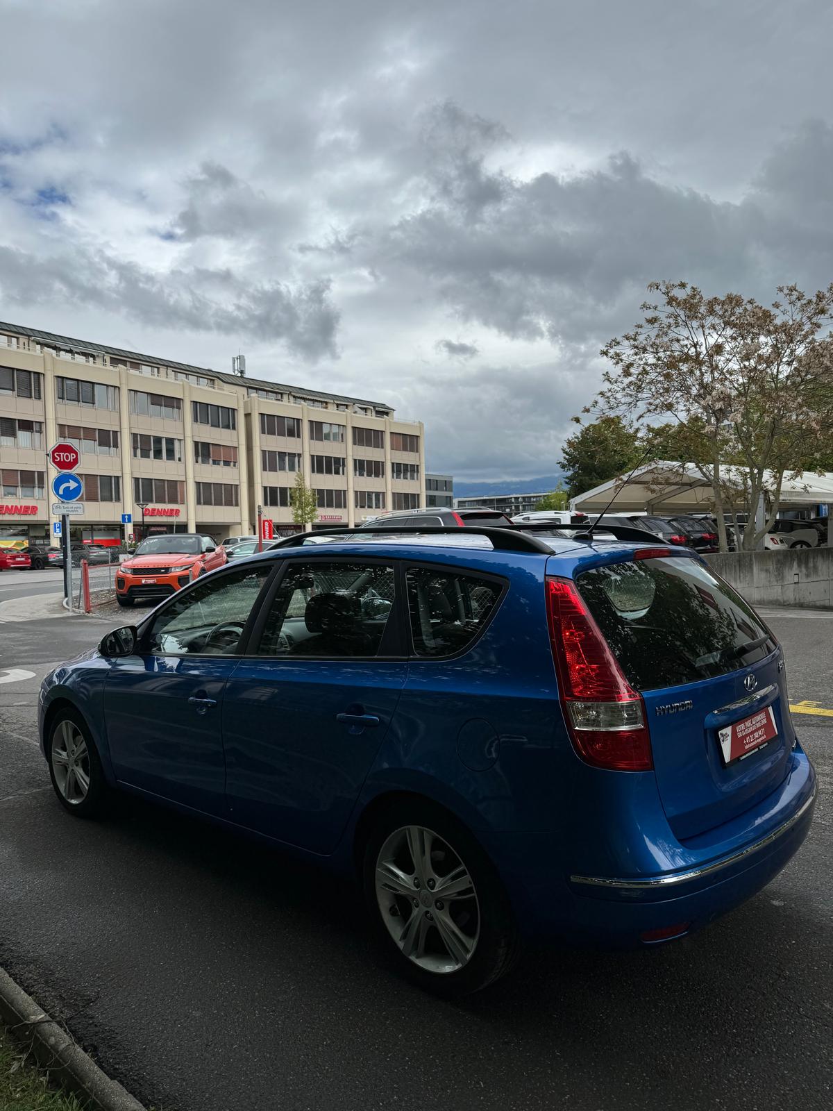 HYUNDAI i30 Wagon 2.0 Premium Automatic-image-7