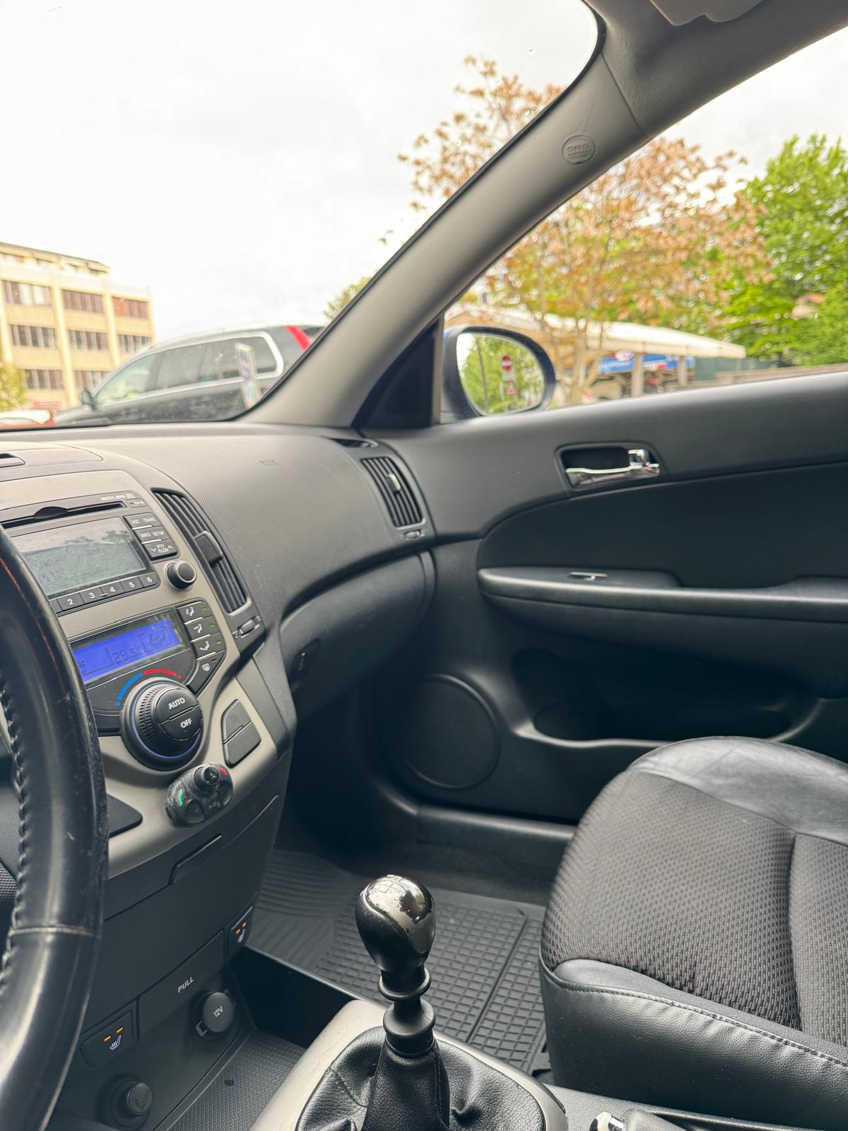 HYUNDAI i30 Wagon 2.0 Premium Automatic-image-17
