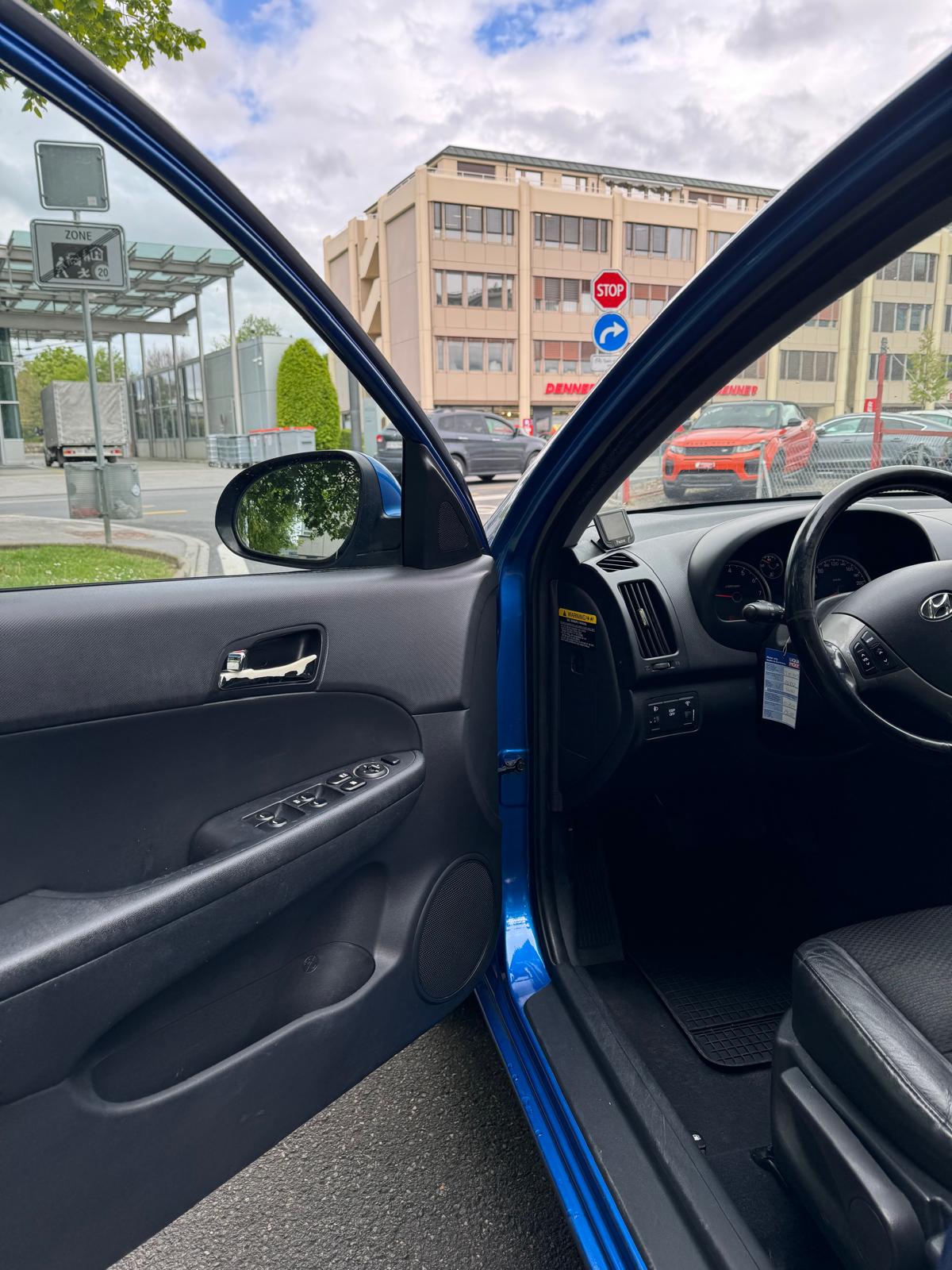 HYUNDAI i30 Wagon 2.0 Premium Automatic-image-10