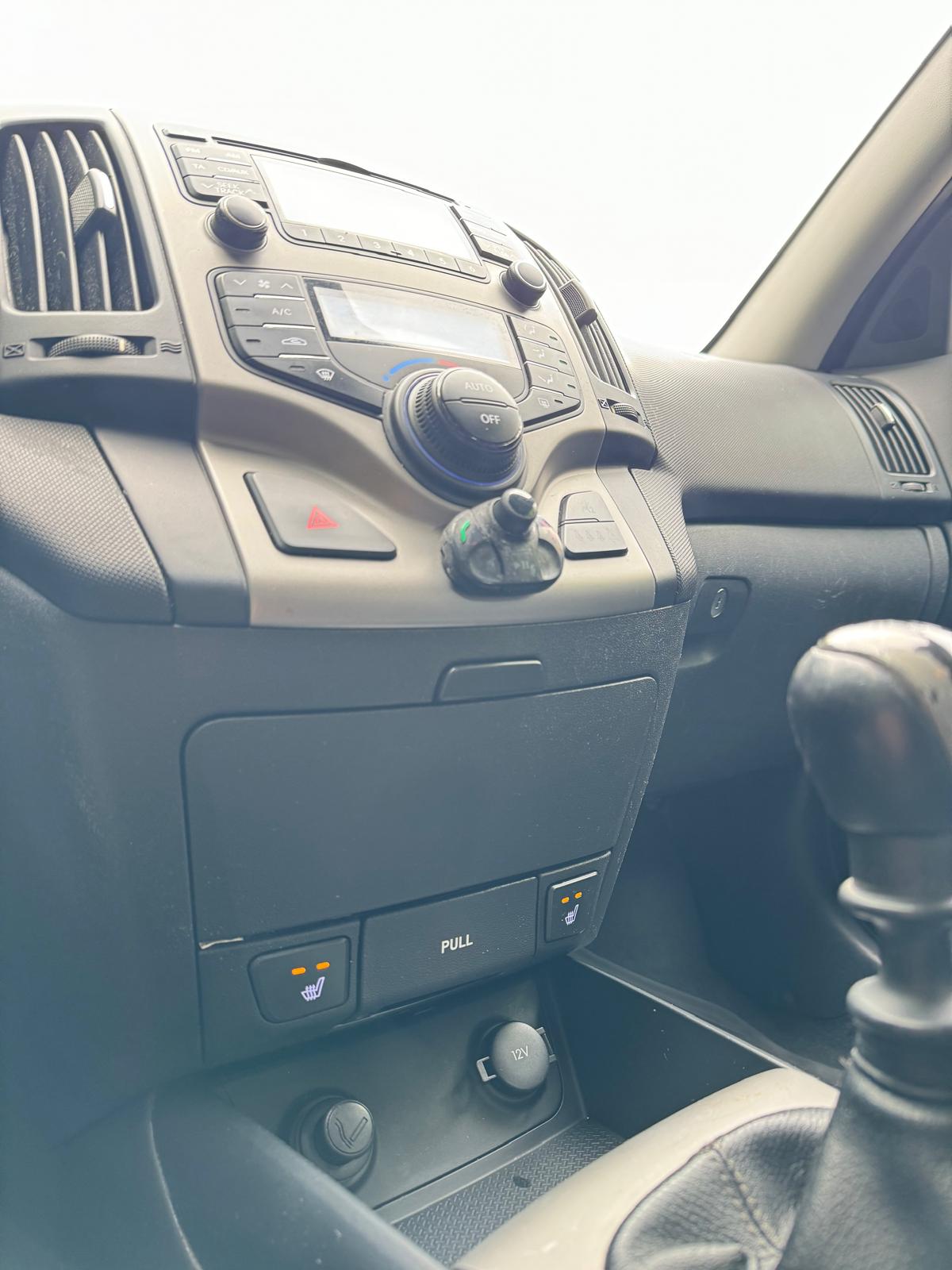HYUNDAI i30 Wagon 2.0 Premium Automatic-image-15