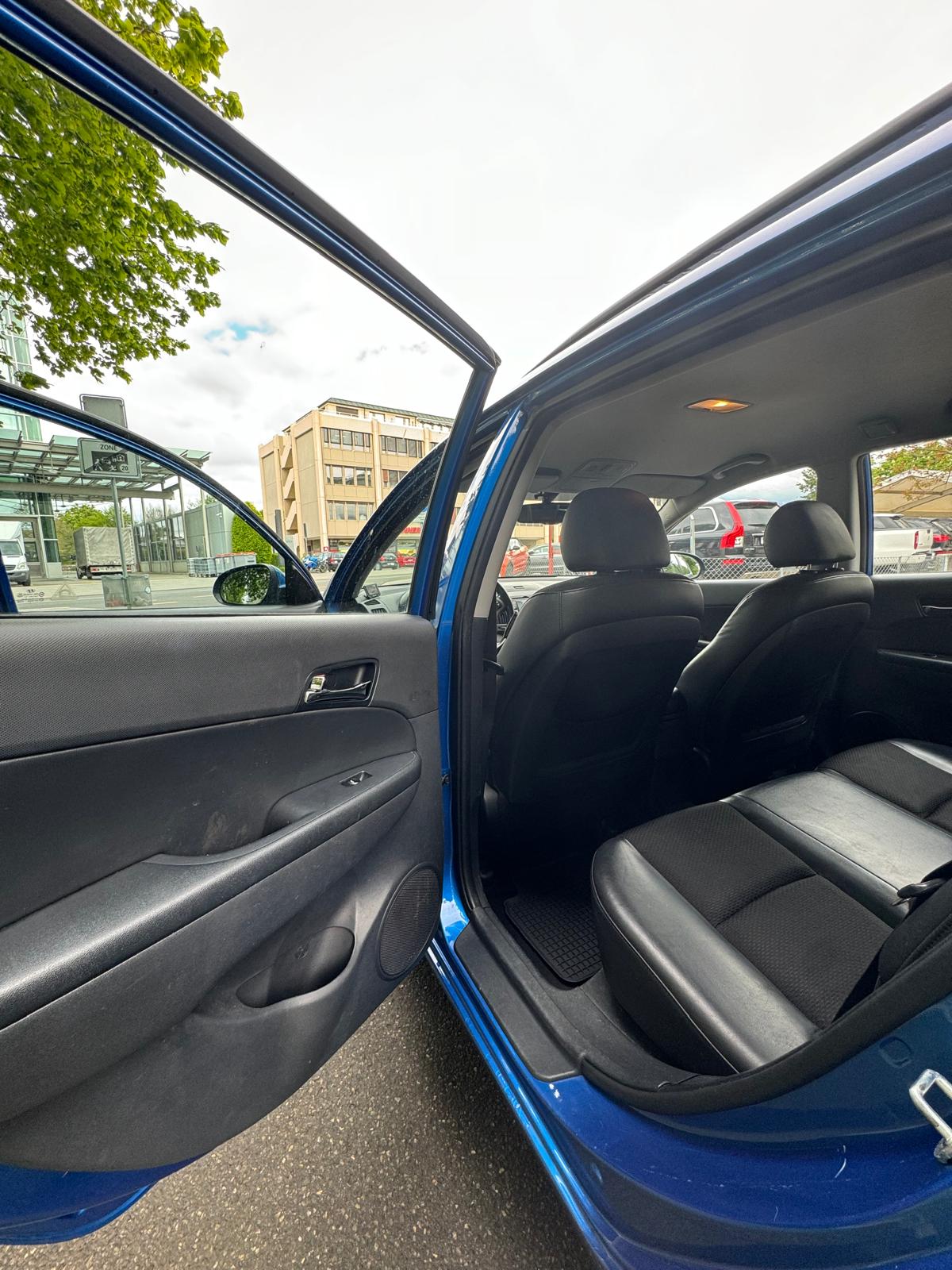 HYUNDAI i30 Wagon 2.0 Premium Automatic-image-20