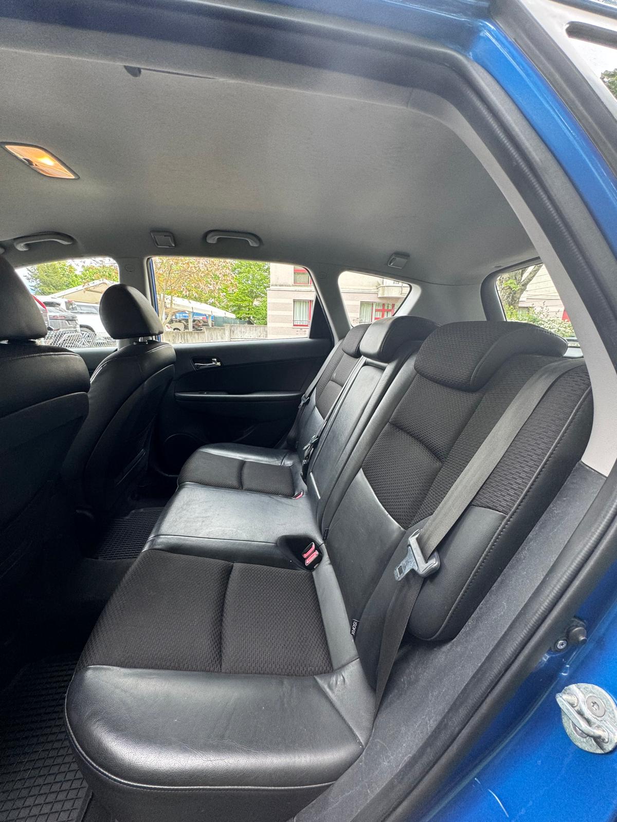 HYUNDAI i30 Wagon 2.0 Premium Automatic-image-23