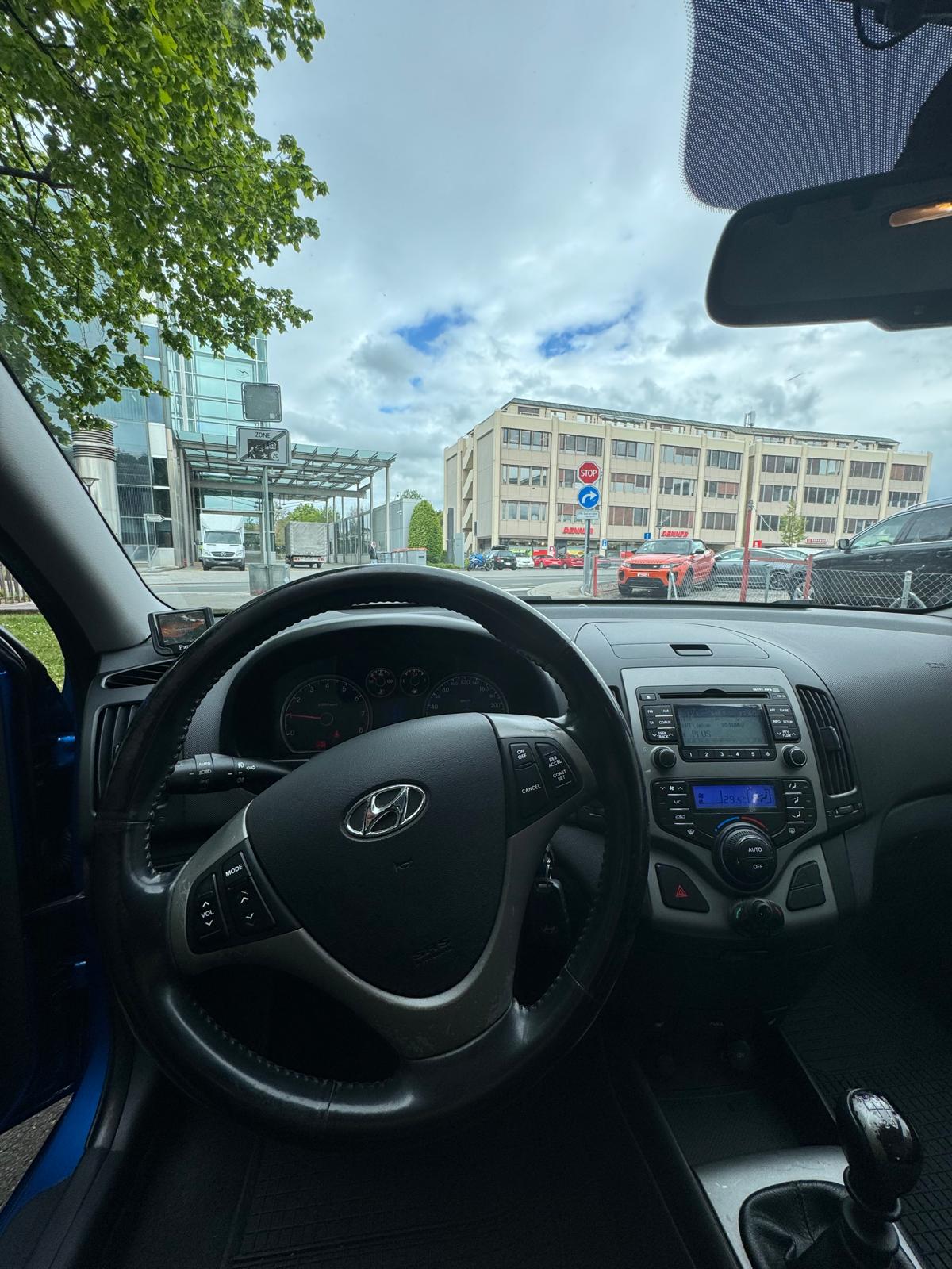 HYUNDAI i30 Wagon 2.0 Premium Automatic-image-11