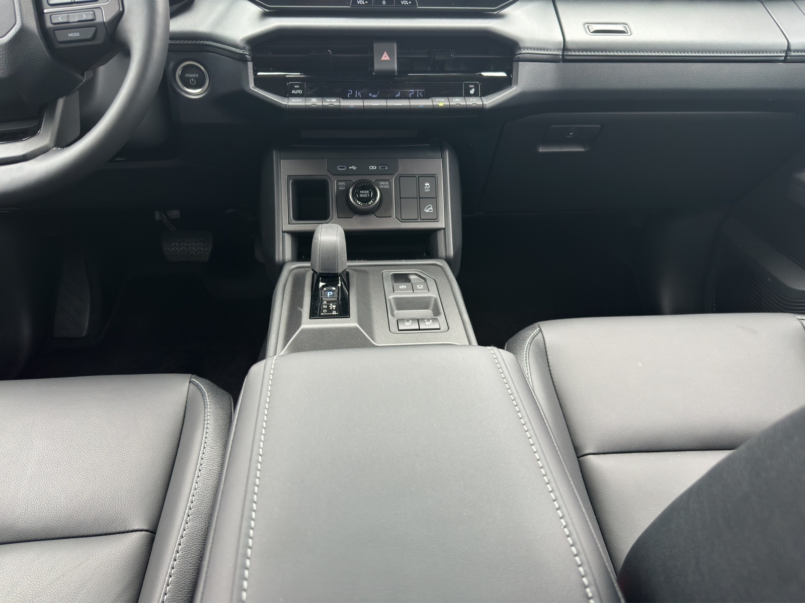 TOYOTA Hilux Double Cab.-Pick-up 59KWh Style-image-9