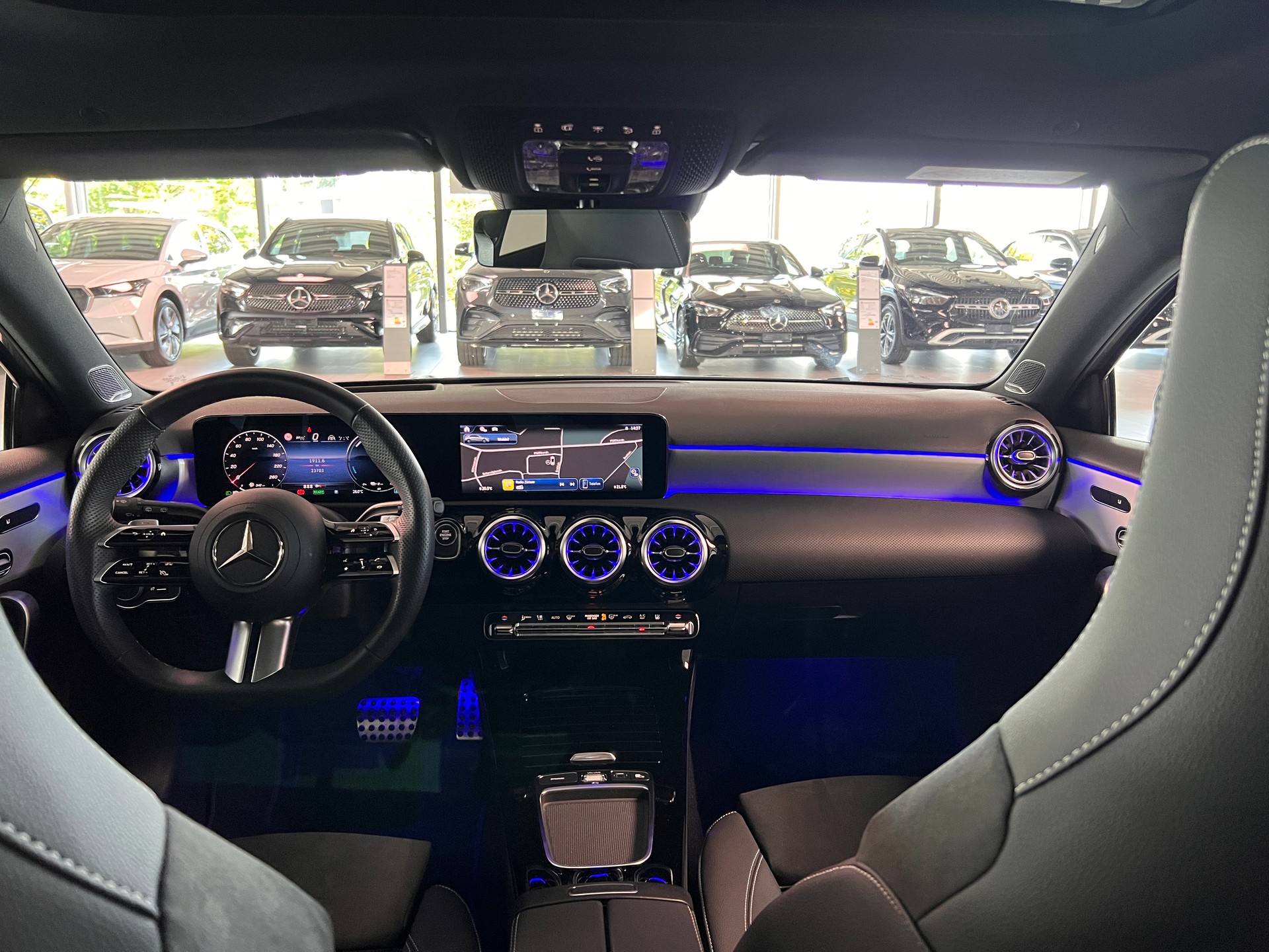 MERCEDES-BENZ A 250 e EQ Star 8G-DCT-image-11