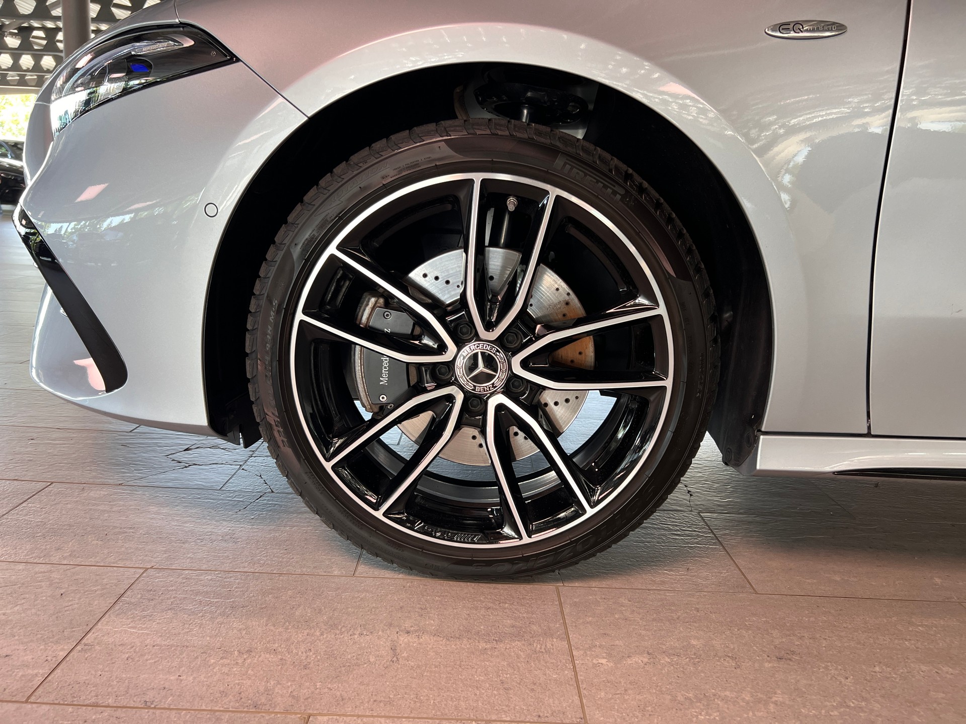 MERCEDES-BENZ A 250 e EQ Star 8G-DCT-image-5
