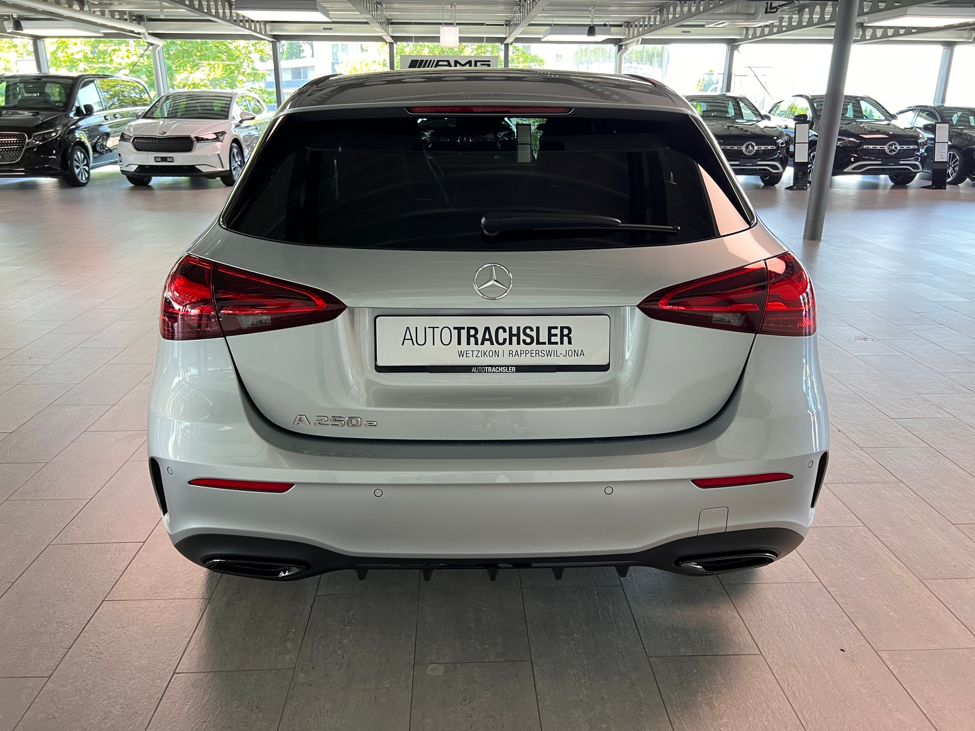 MERCEDES-BENZ A 250 e EQ Star 8G-DCT-image-4