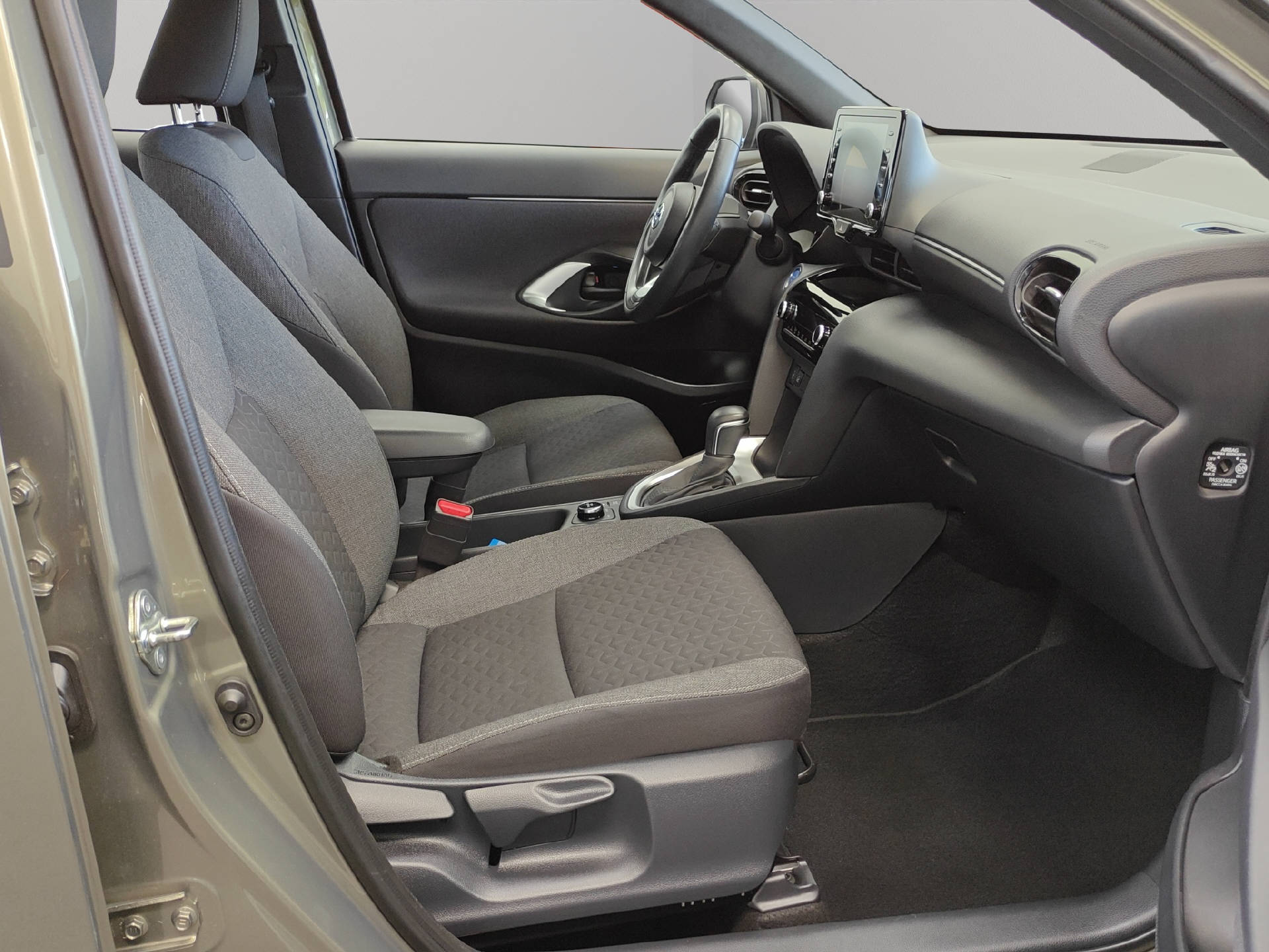 TOYOTA Yaris Cross 1.5 VVT-i HSD Trend AWD-i-image-7