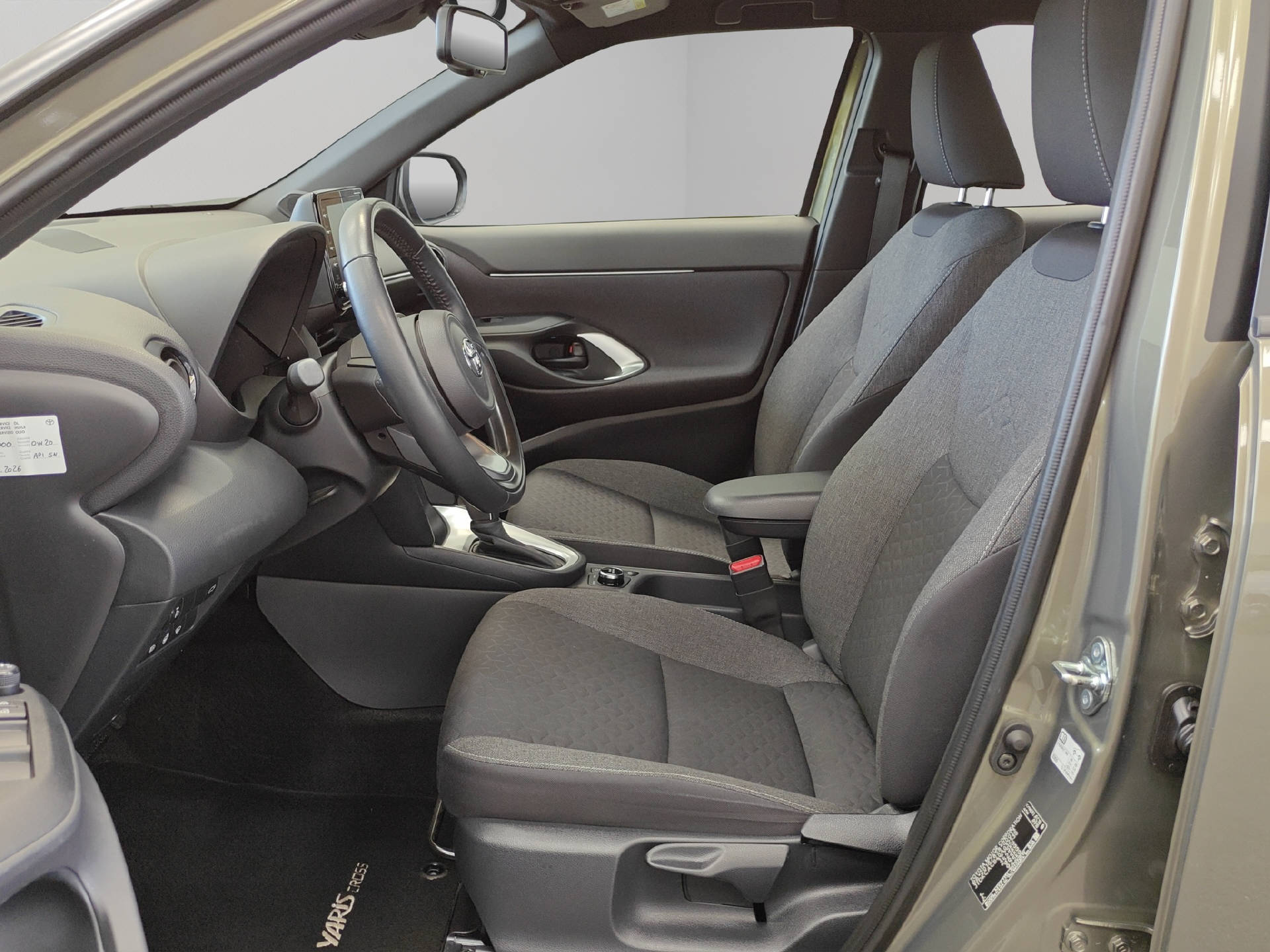 TOYOTA Yaris Cross 1.5 VVT-i HSD Trend AWD-i-image-4