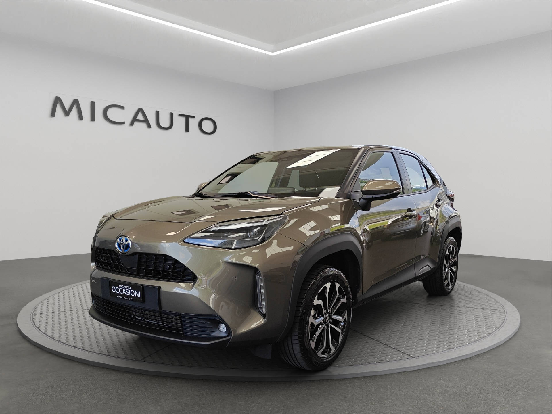 TOYOTA Yaris Cross 1.5 VVT-i HSD Trend AWD-i-image-3