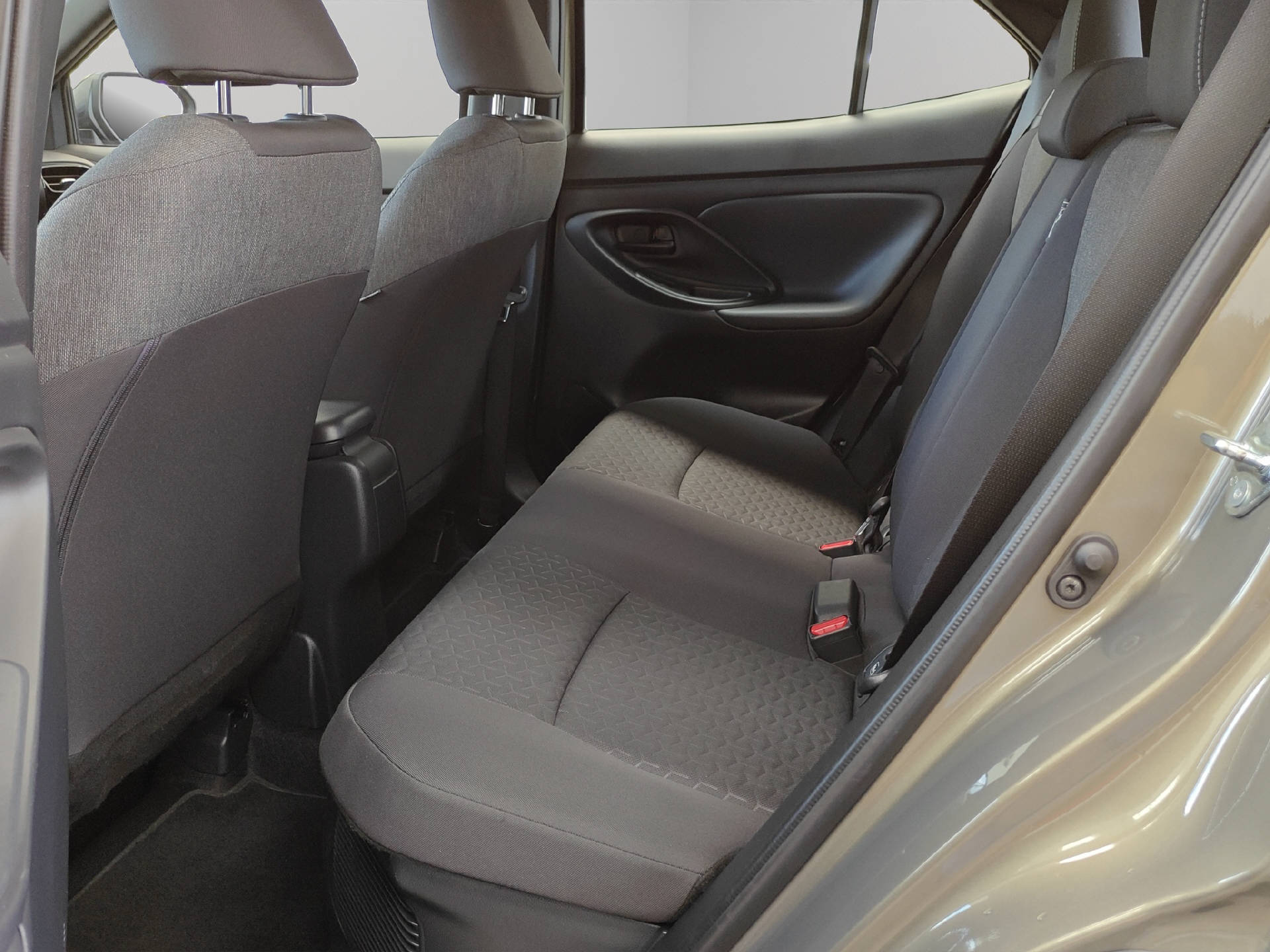 TOYOTA Yaris Cross 1.5 VVT-i HSD Trend AWD-i-image-5