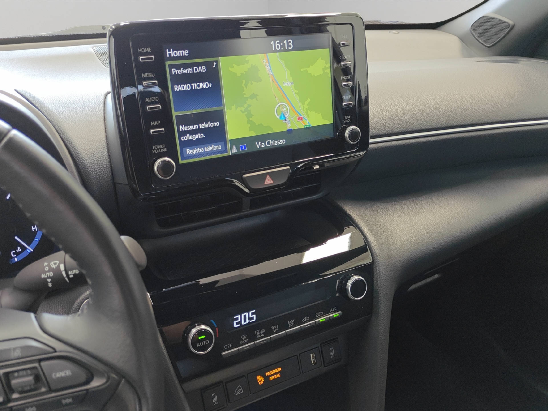 TOYOTA Yaris Cross 1.5 VVT-i HSD Trend AWD-i-image-9