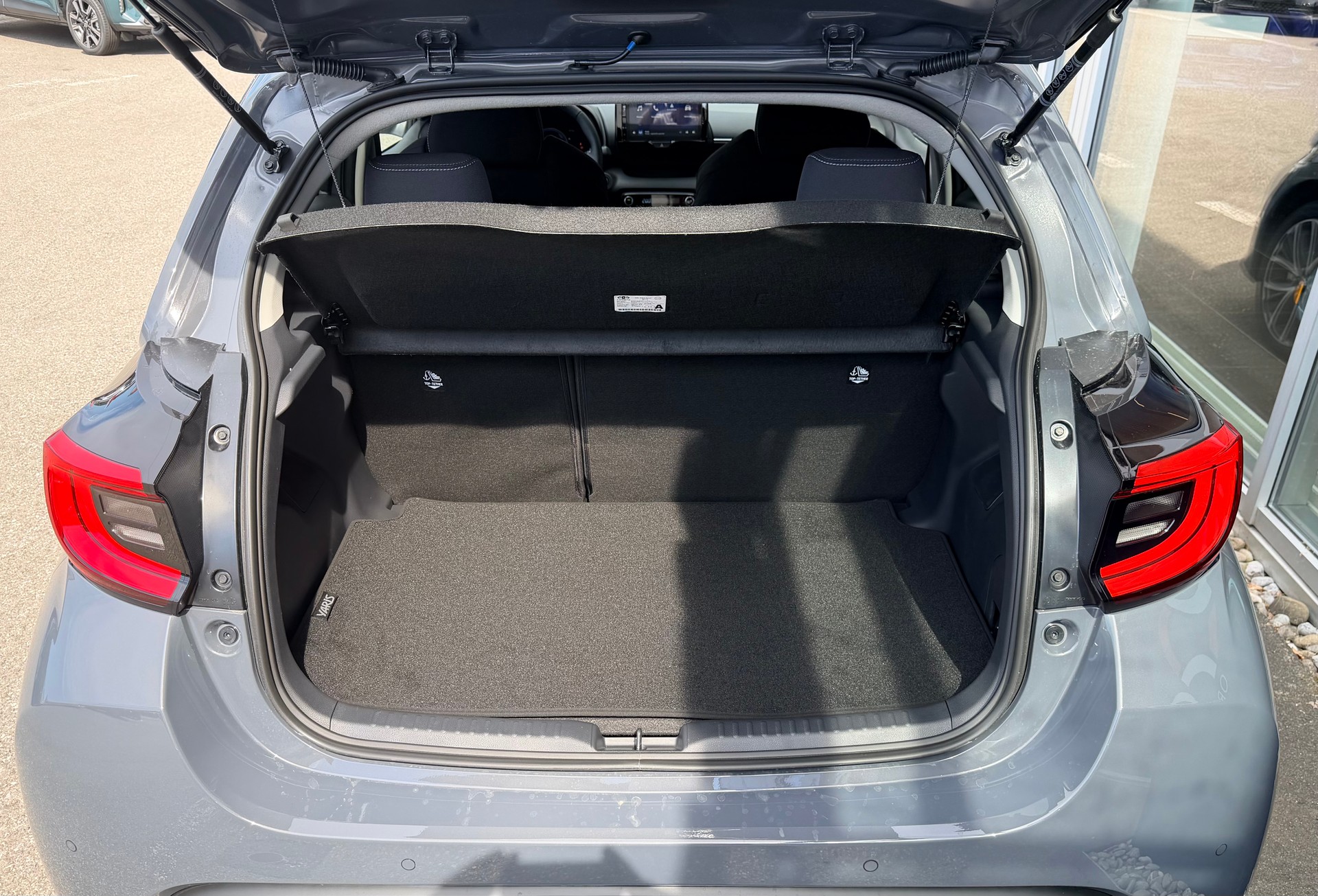 TOYOTA Yaris 1.5 Trend e-CVT-image-8