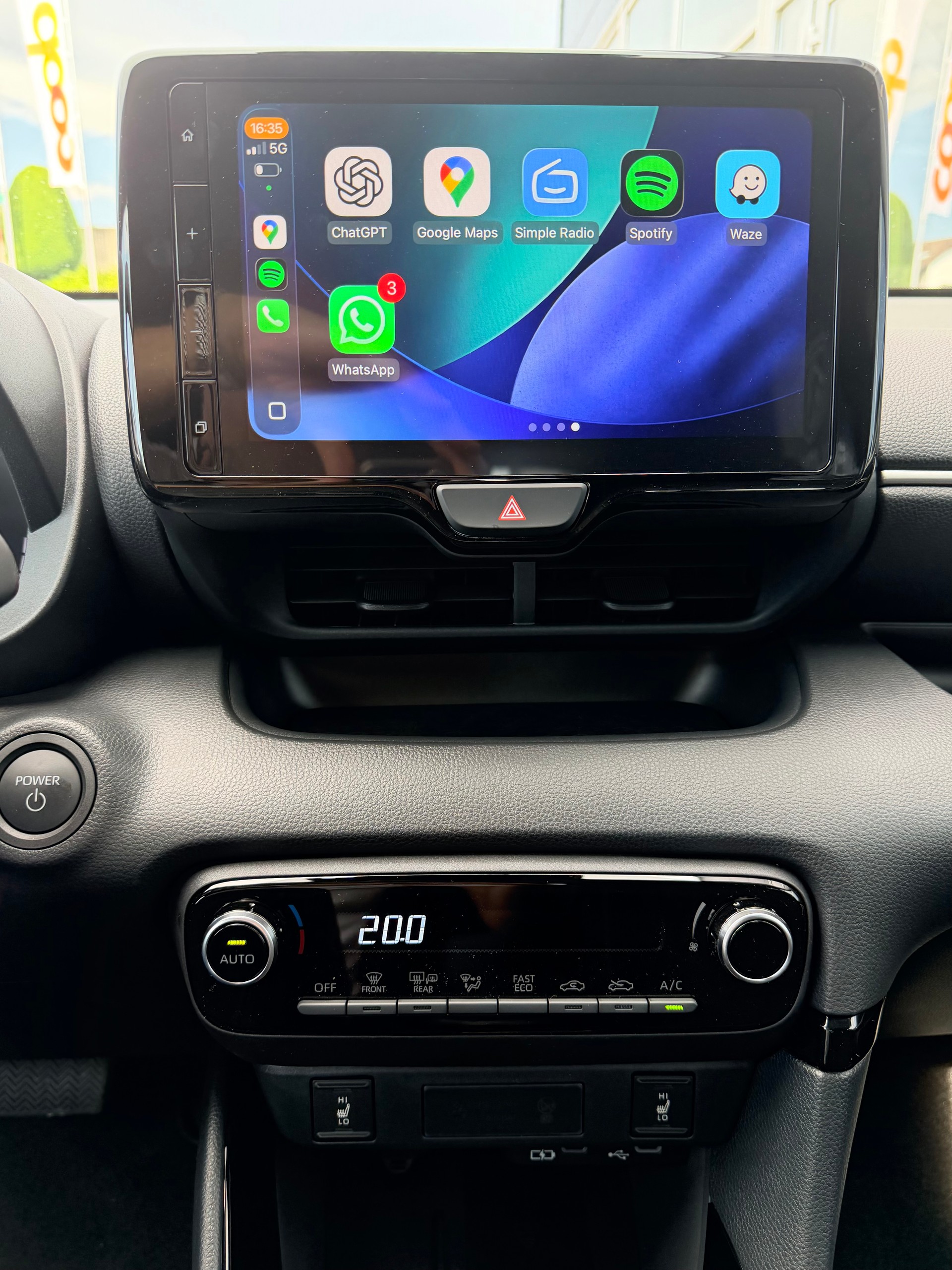 TOYOTA Yaris 1.5 Trend e-CVT-image-24