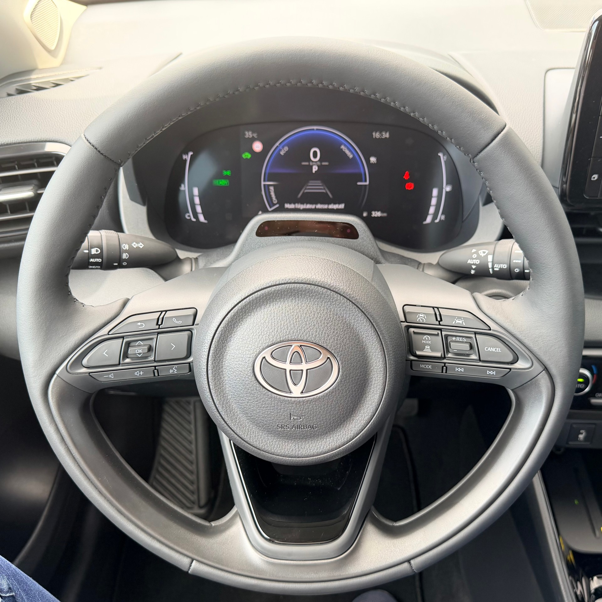TOYOTA Yaris 1.5 Trend e-CVT-image-16