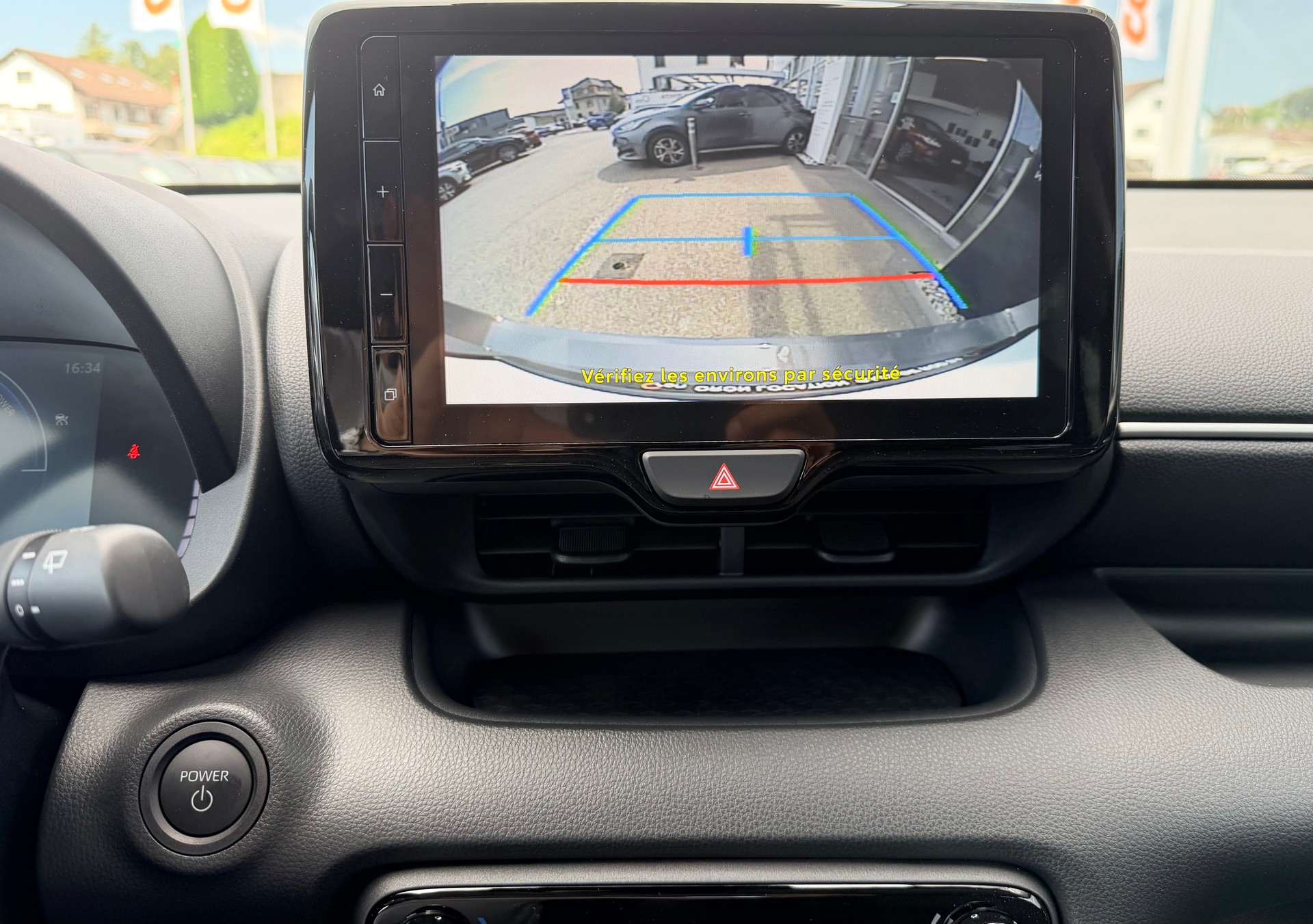 TOYOTA Yaris 1.5 Trend e-CVT-image-22