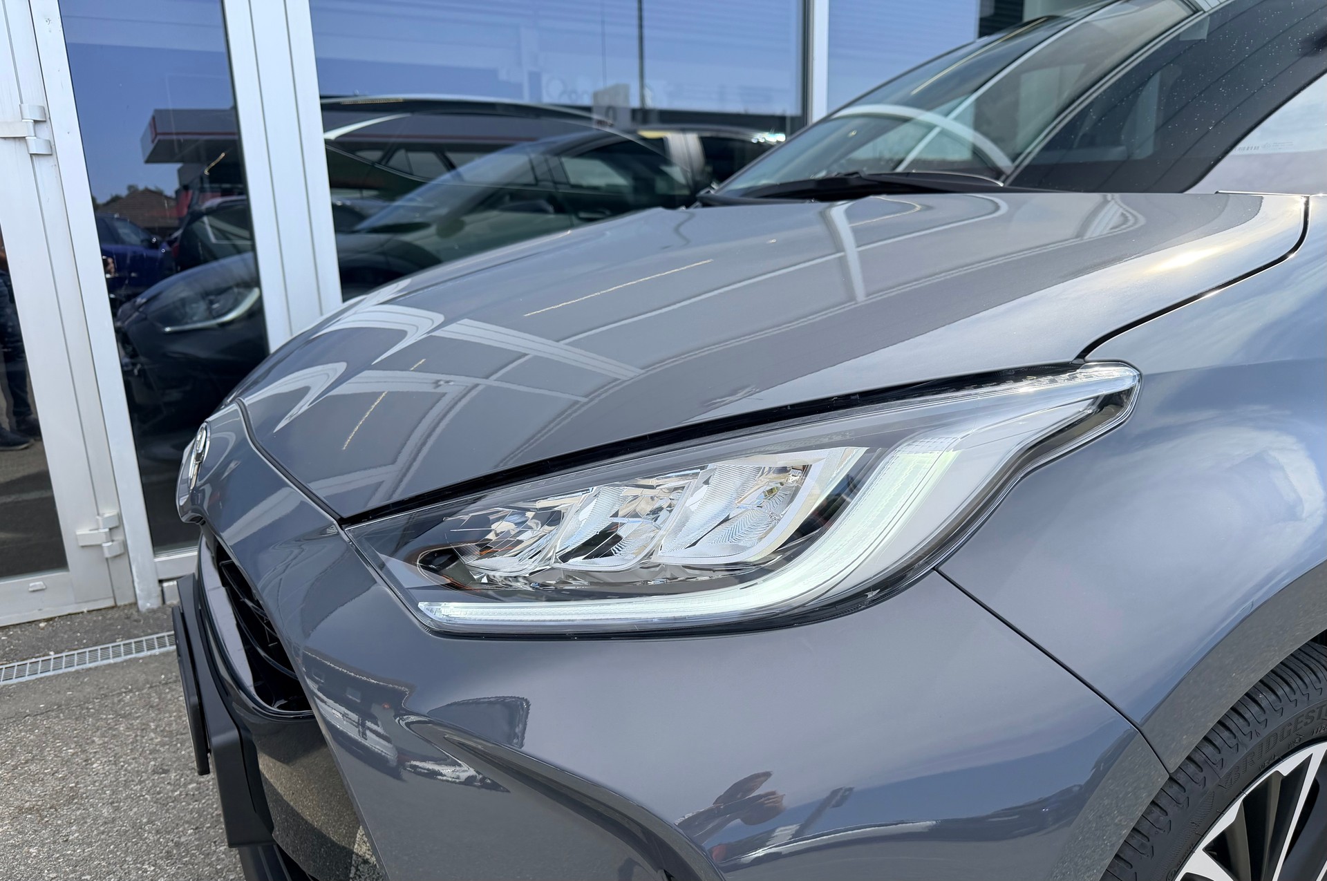 TOYOTA Yaris 1.5 Trend e-CVT-image-6