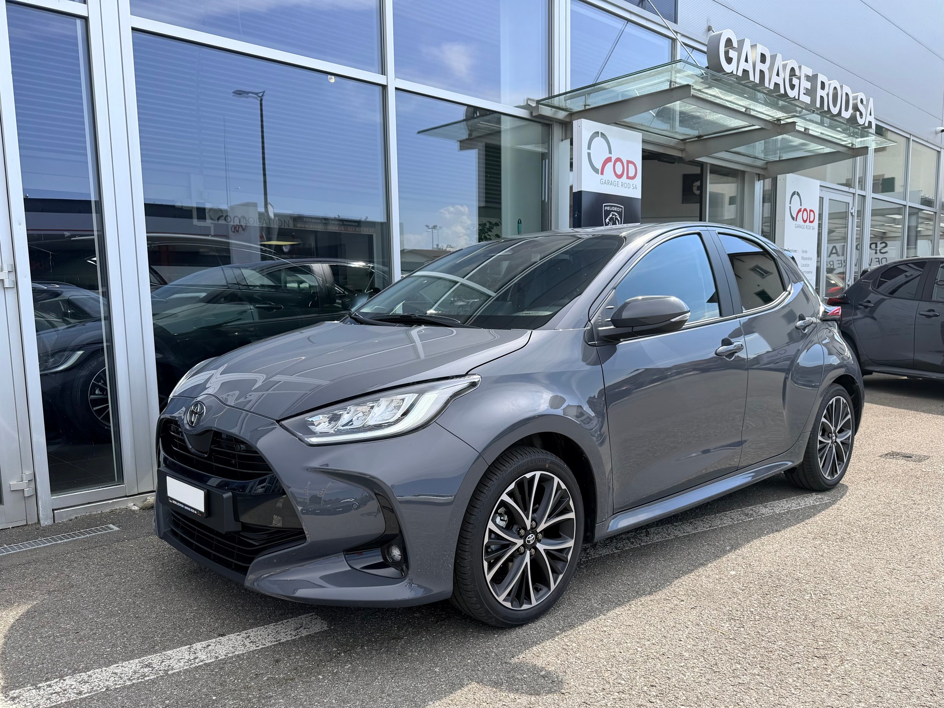 TOYOTA Yaris 1.5 Trend e-CVT-image-25