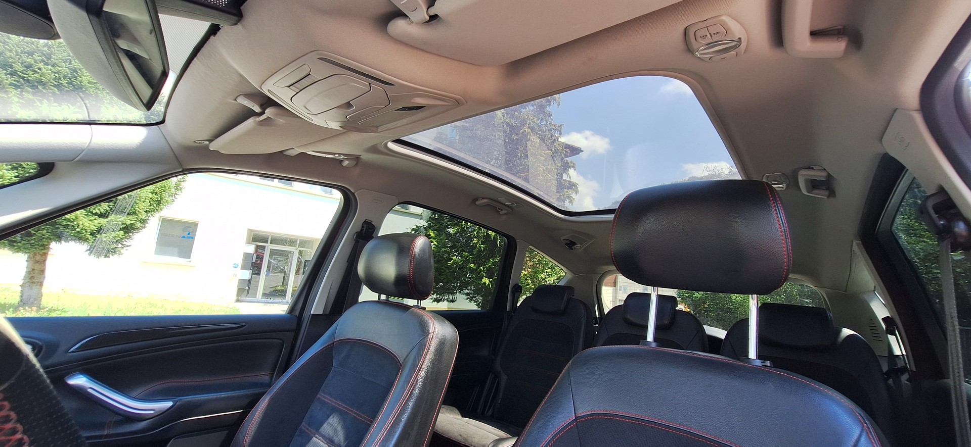 FORD S-Max 2.0 SCTi TitaniumS PowerShift-image-26