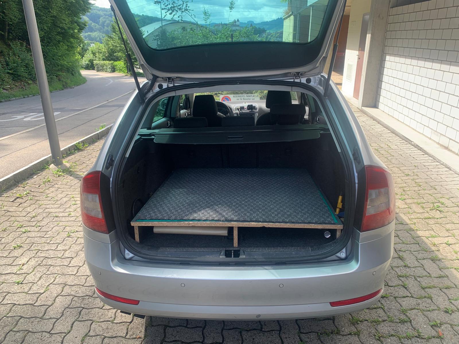 SKODA Octavia Combi 2.0 TDI Ambiente DSG-image-1