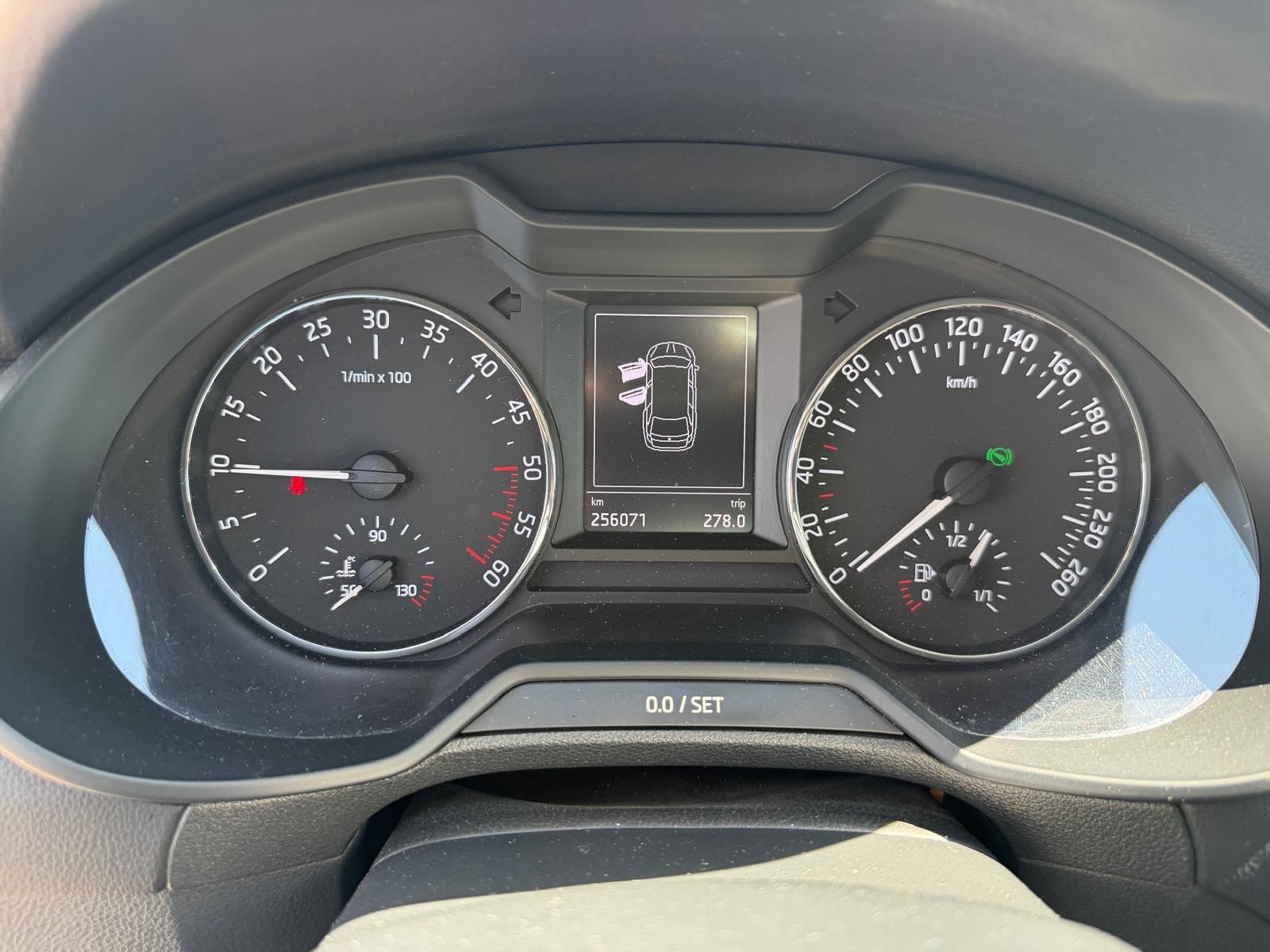SKODA Octavia Combi 2.0 TDI Style 4x4 DSG-image-11