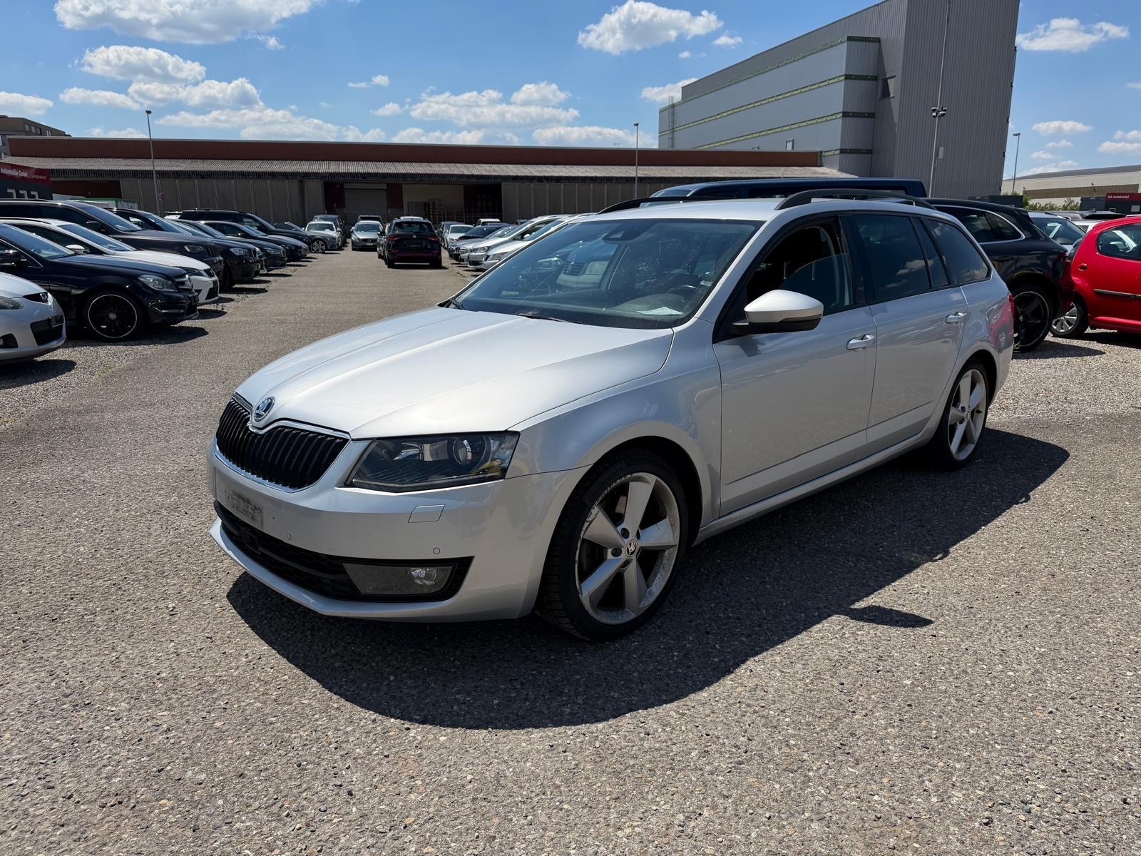 SKODA Octavia Combi 2.0 TDI Style 4x4 DSG-image-0