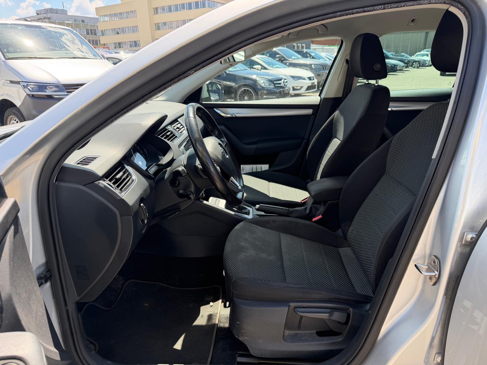 SKODA Octavia Combi 2.0 TDI Style 4x4 DSG-image-5
