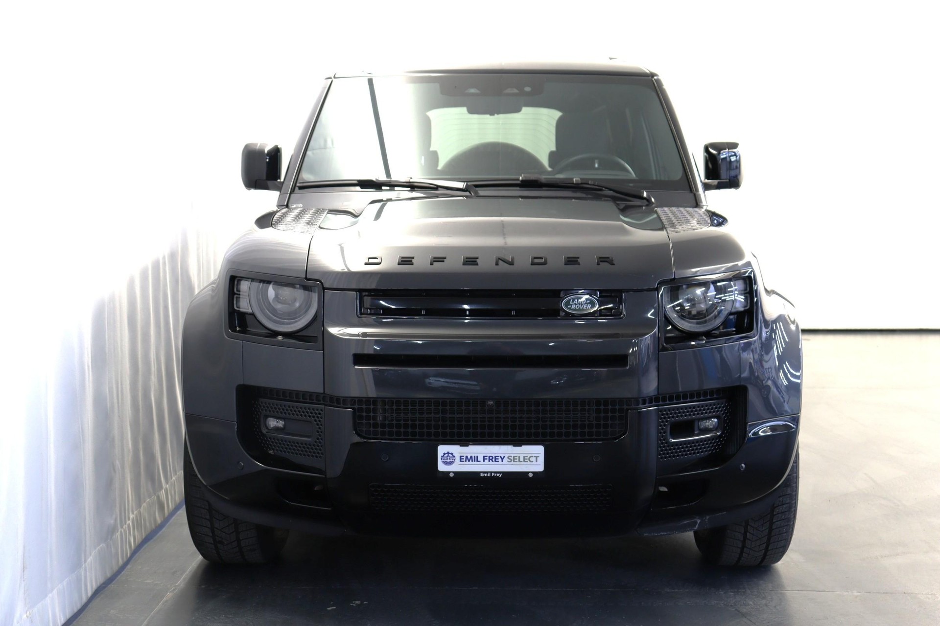 LAND ROVER Defender 110 3.0 D I6 300 X-Dynamic HSE-image-10
