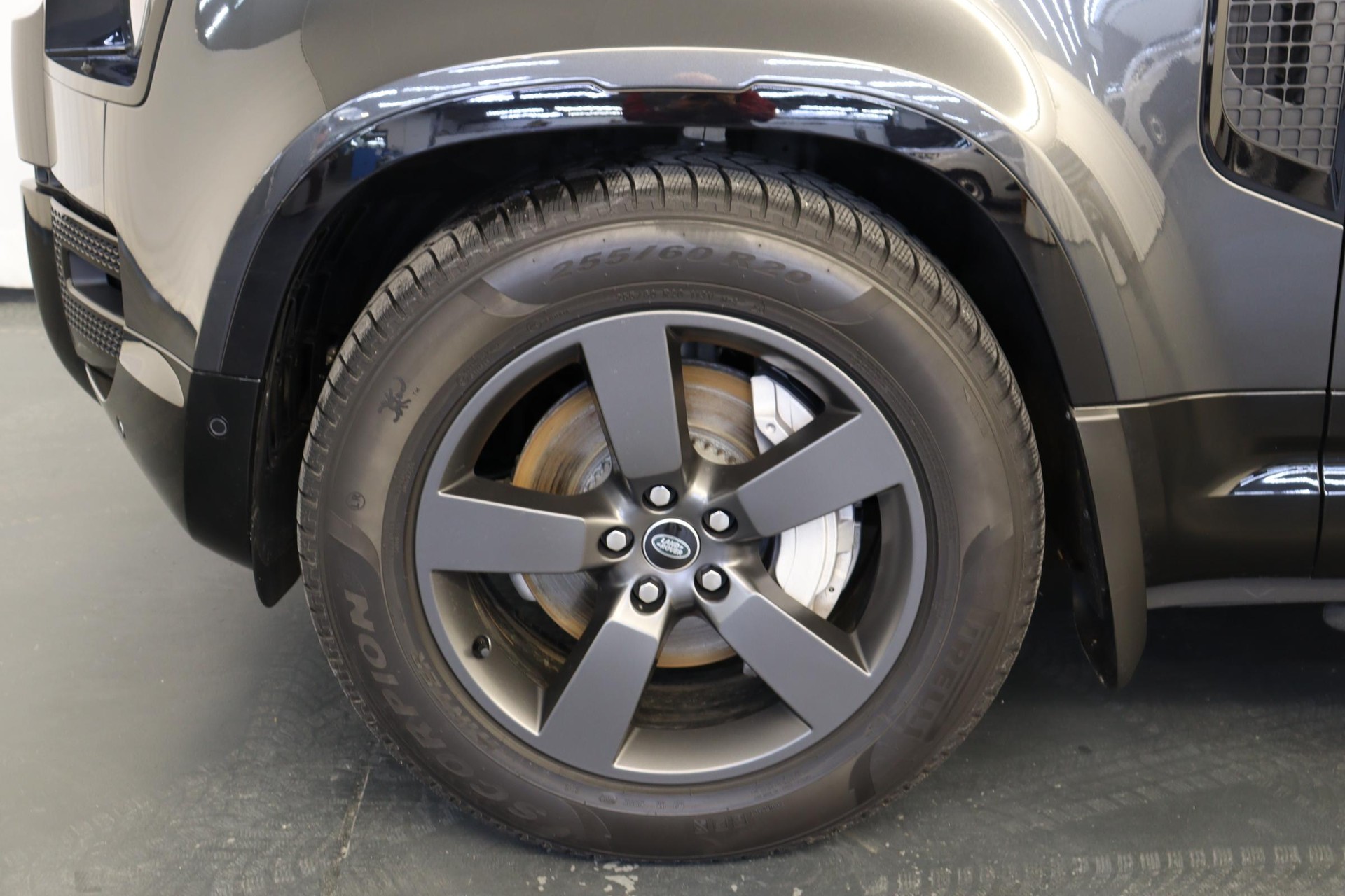 LAND ROVER Defender 110 3.0 D I6 300 X-Dynamic HSE-image-12