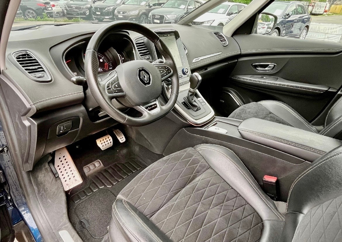 RENAULT Grand Scénic 1.3 16V Turbo Black Edition EDC**7Plätzer**-image-10