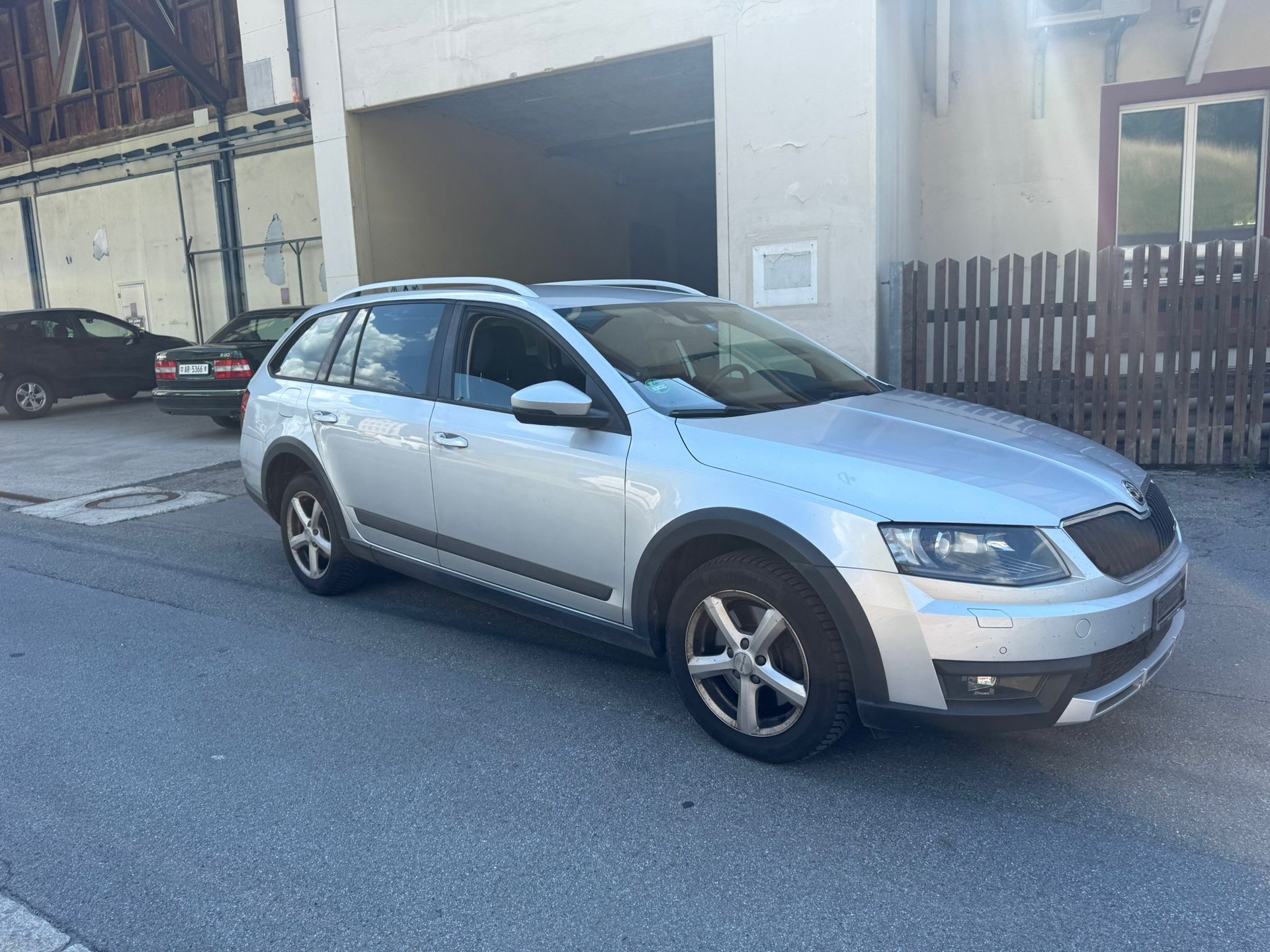 SKODA Octavia Combi 2.0 TDI Scout 4x4 DSG-image-5