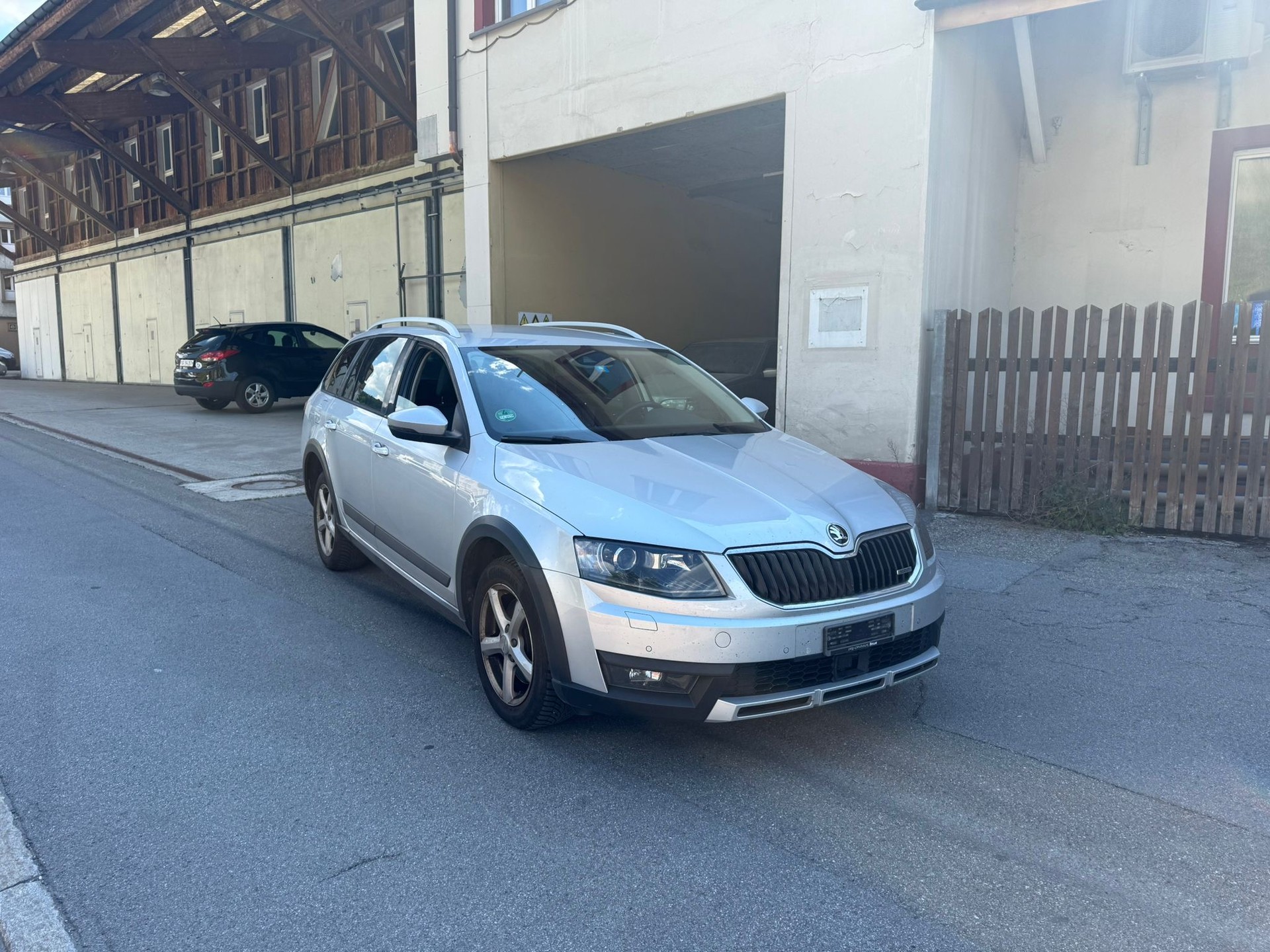 SKODA Octavia Combi 2.0 TDI Scout 4x4 DSG-image-1