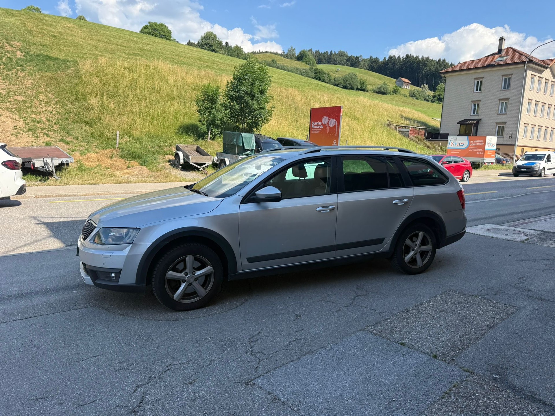 SKODA Octavia Combi 2.0 TDI Scout 4x4 DSG-image-4