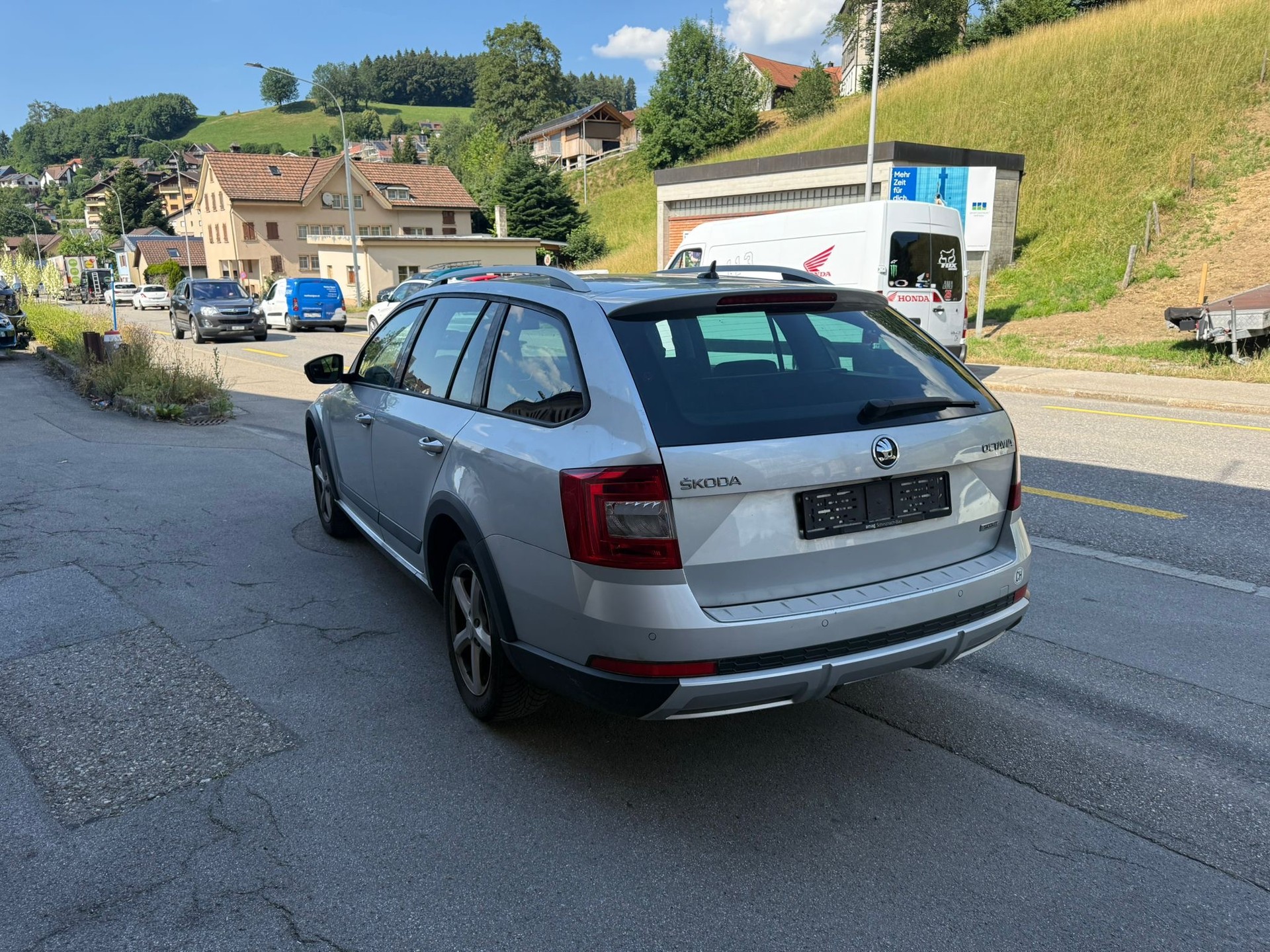 SKODA Octavia Combi 2.0 TDI Scout 4x4 DSG-image-3