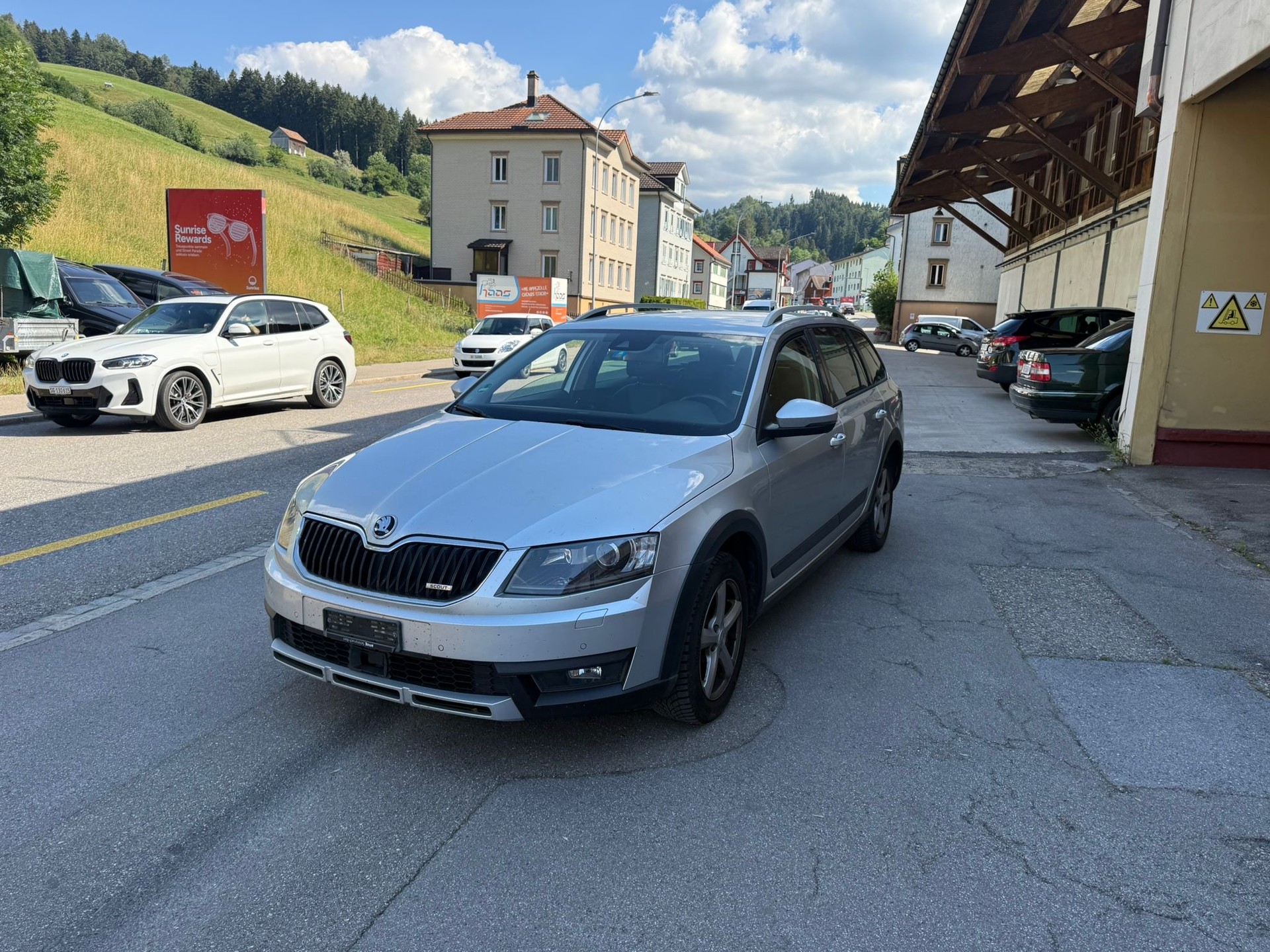 SKODA Octavia Combi 2.0 TDI Scout 4x4 DSG-image-0