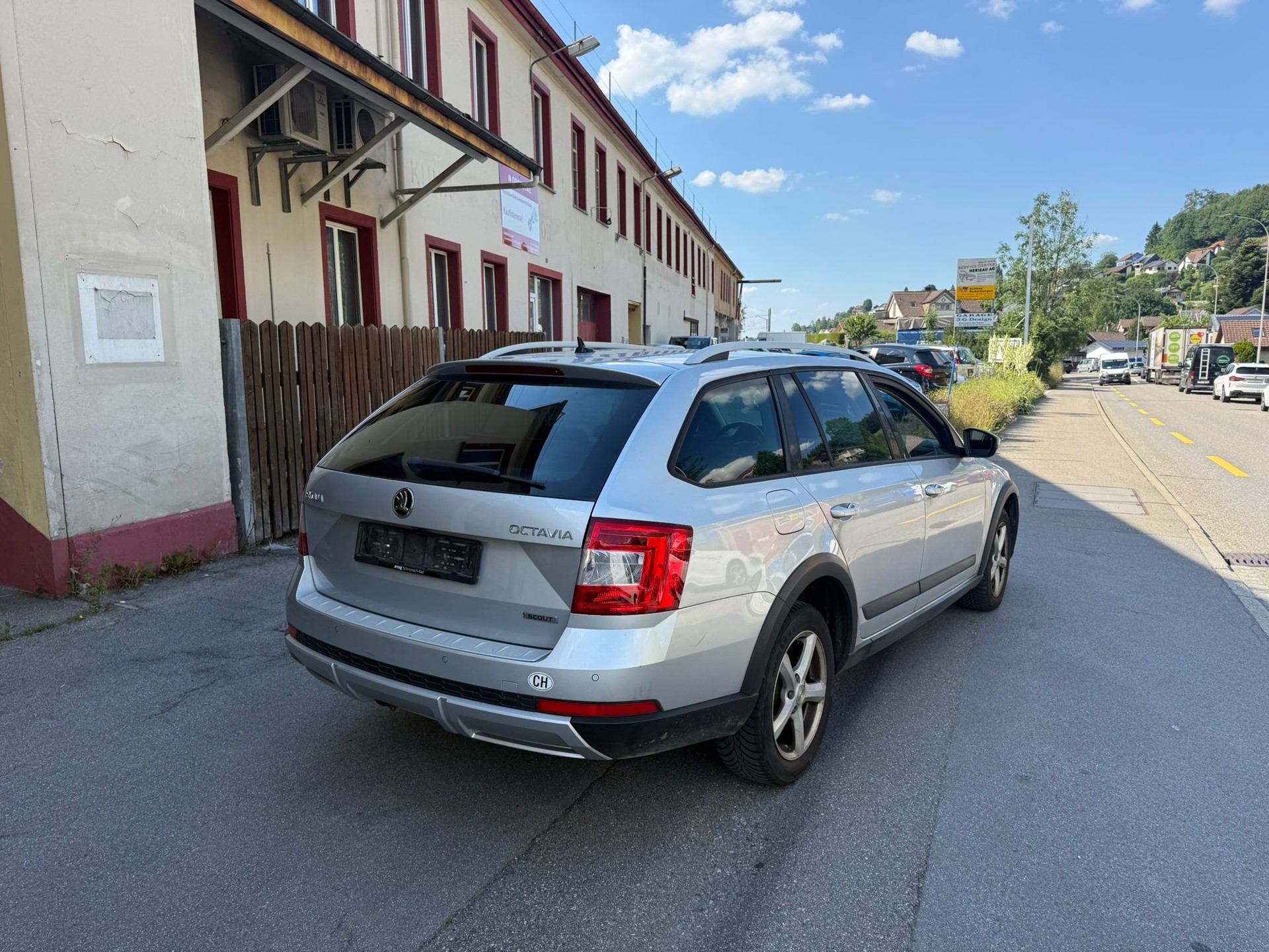 SKODA Octavia Combi 2.0 TDI Scout 4x4 DSG-image-2