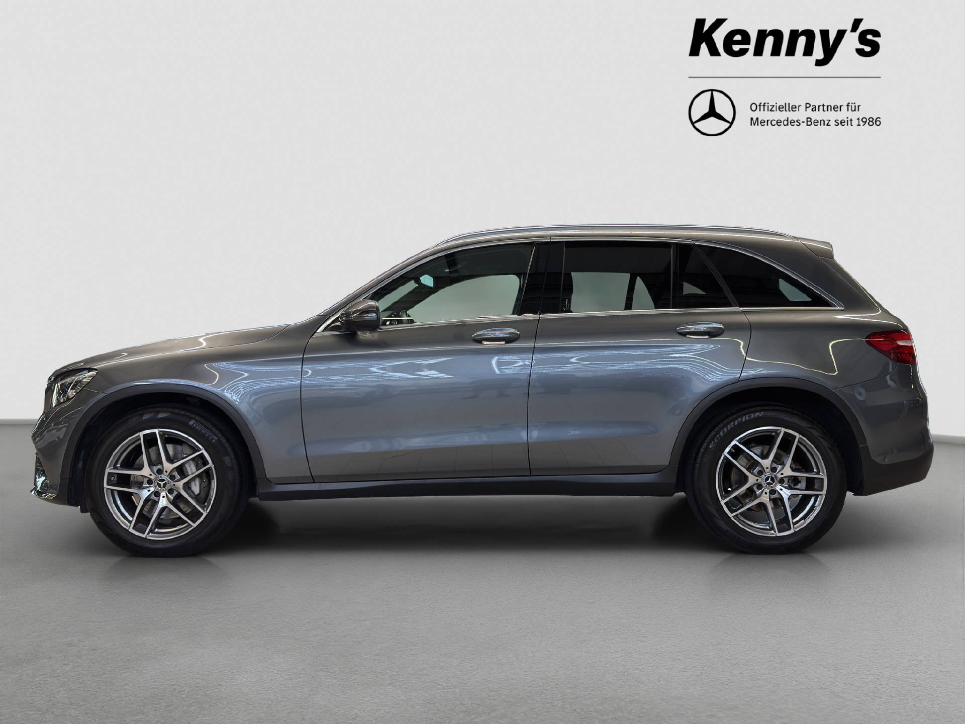 MERCEDES-BENZ GLC 300 AMG Line 4MATIC-image-2