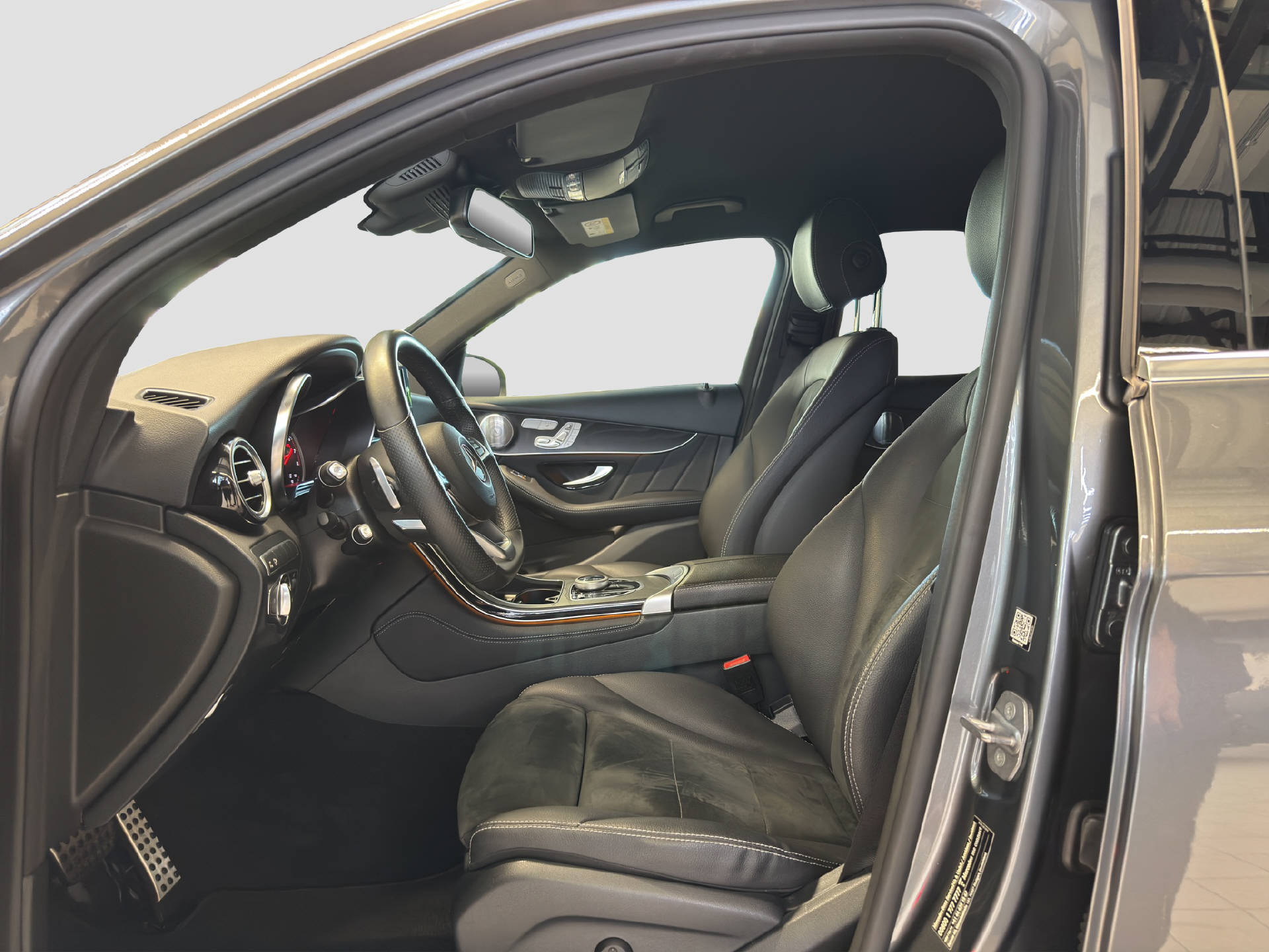 MERCEDES-BENZ GLC 300 AMG Line 4MATIC-image-6