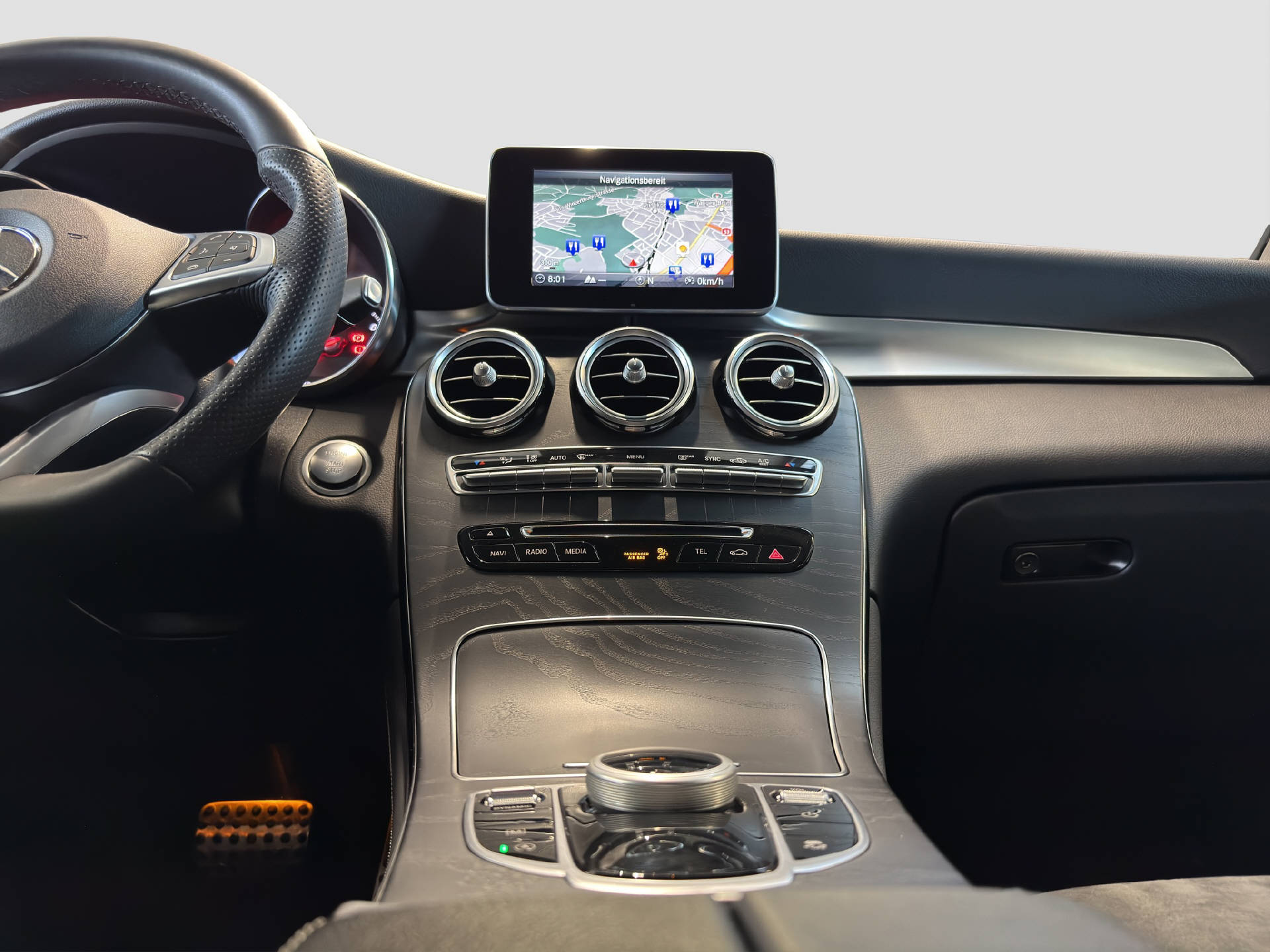 MERCEDES-BENZ GLC 300 AMG Line 4MATIC-image-9