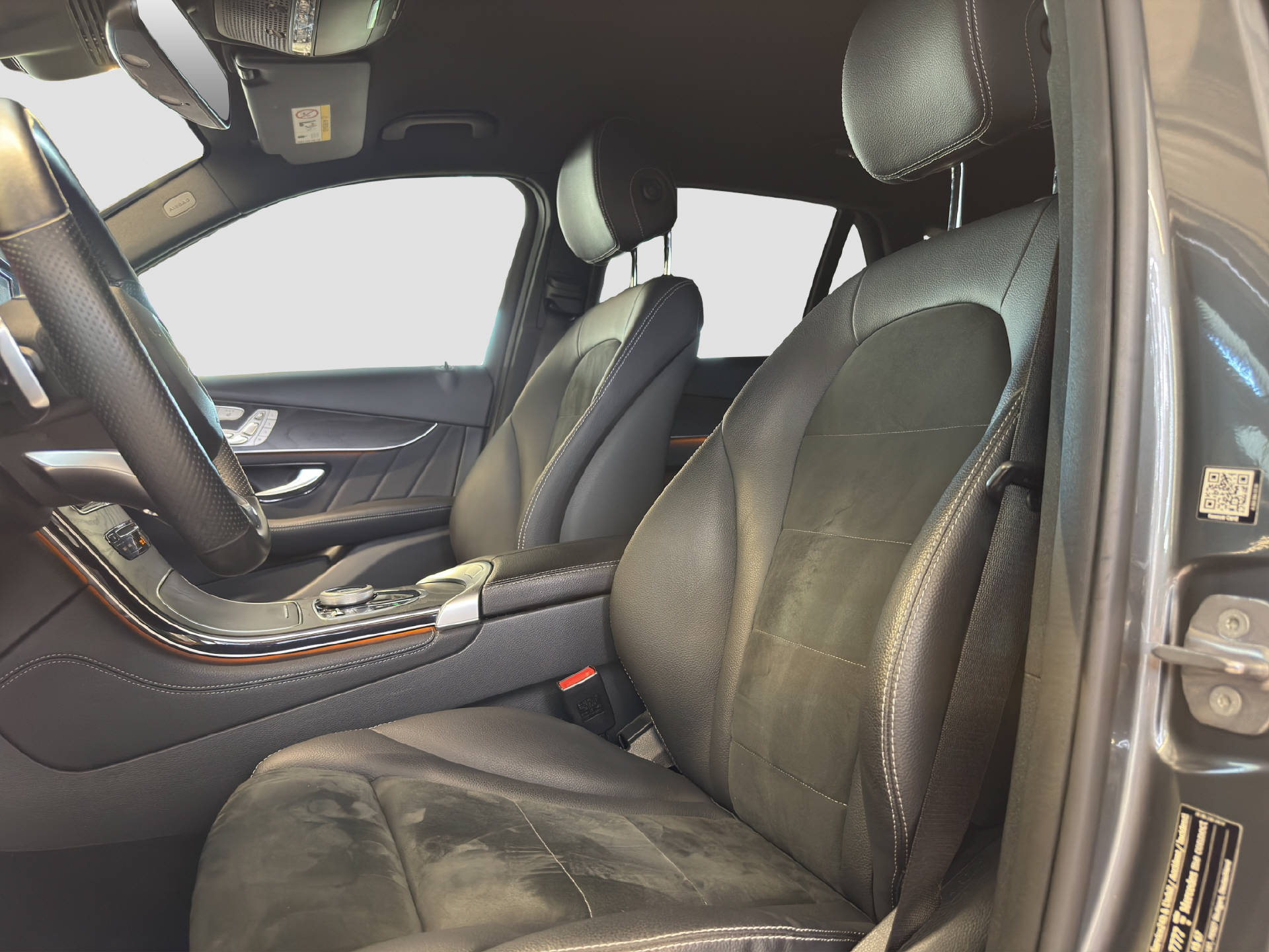 MERCEDES-BENZ GLC 300 AMG Line 4MATIC-image-11