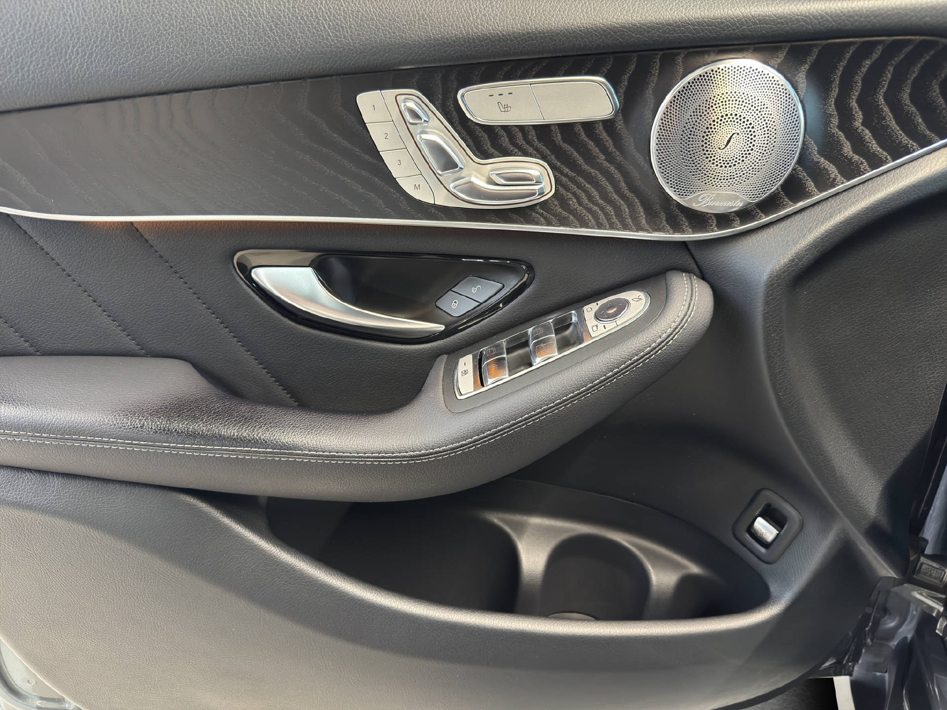 MERCEDES-BENZ GLC 300 AMG Line 4MATIC-image-12