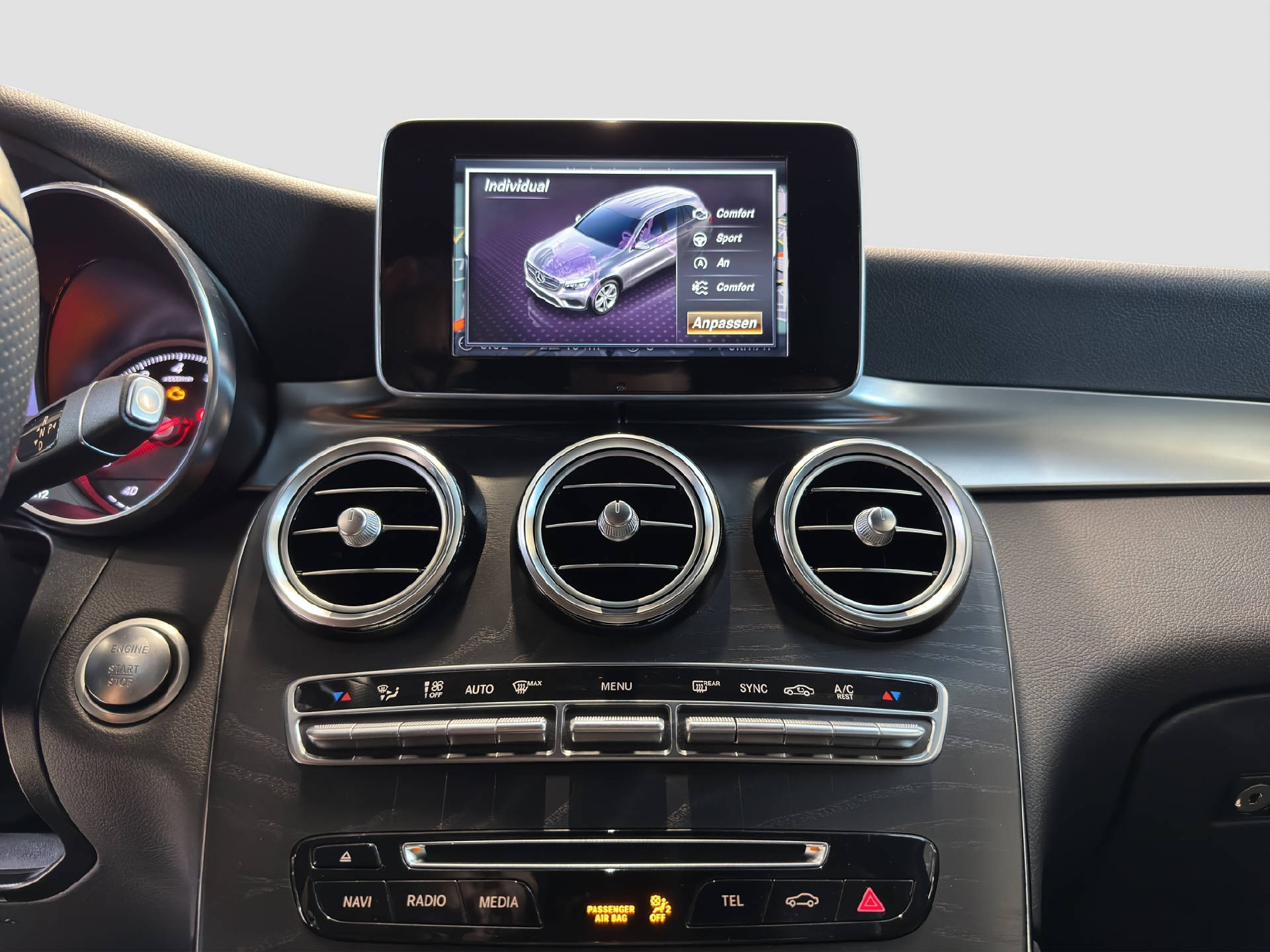 MERCEDES-BENZ GLC 300 AMG Line 4MATIC-image-10