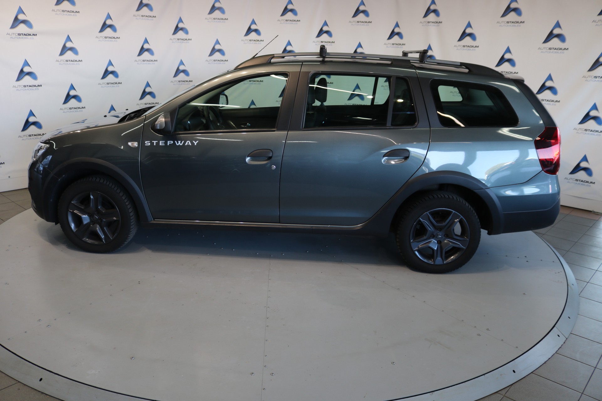 DACIA Logan MCV 0.9 Stepway Automatic-image-18
