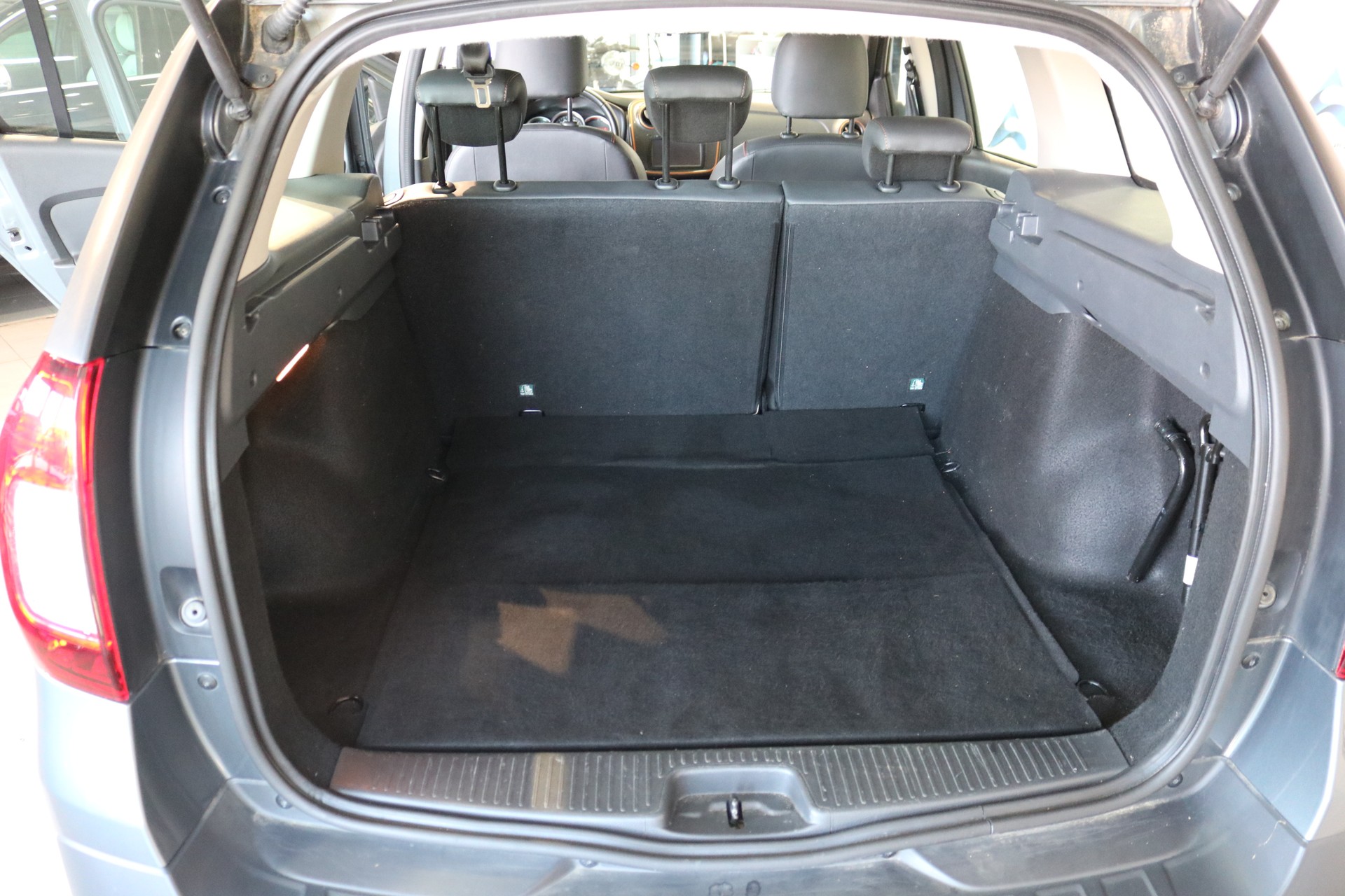 DACIA Logan MCV 0.9 Stepway Automatic-image-6