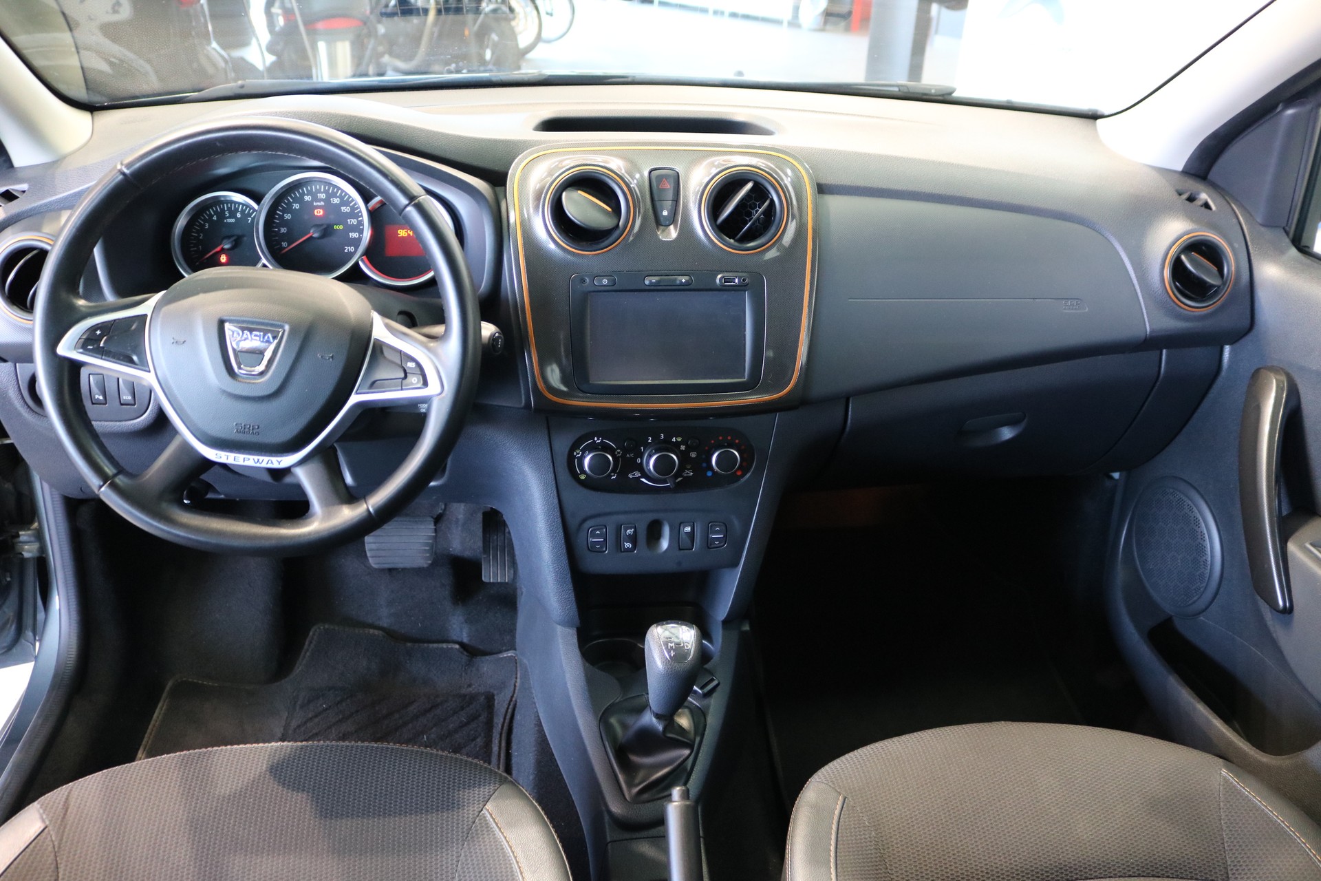 DACIA Logan MCV 0.9 Stepway Automatic-image-35