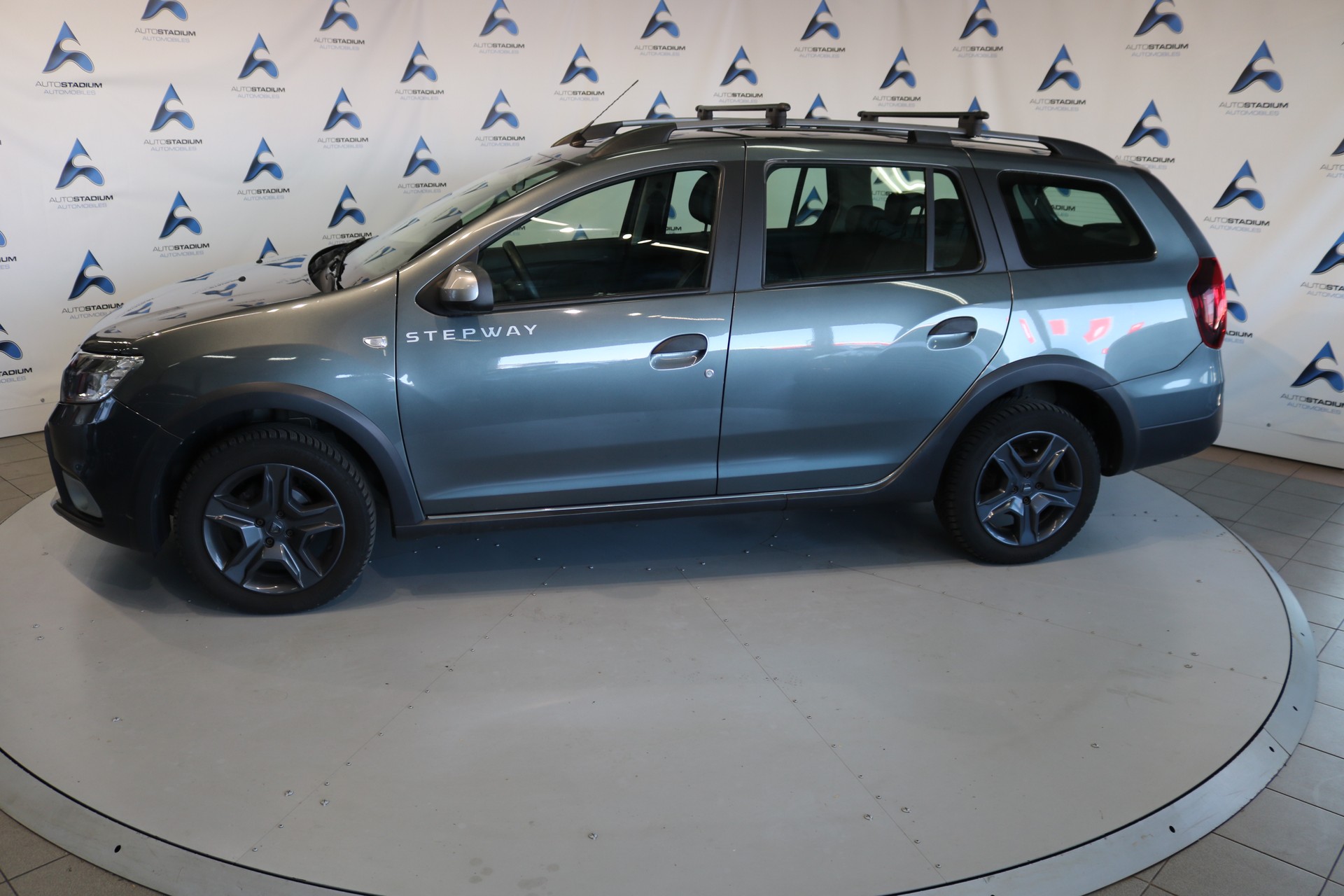 DACIA Logan MCV 0.9 Stepway Automatic-image-17